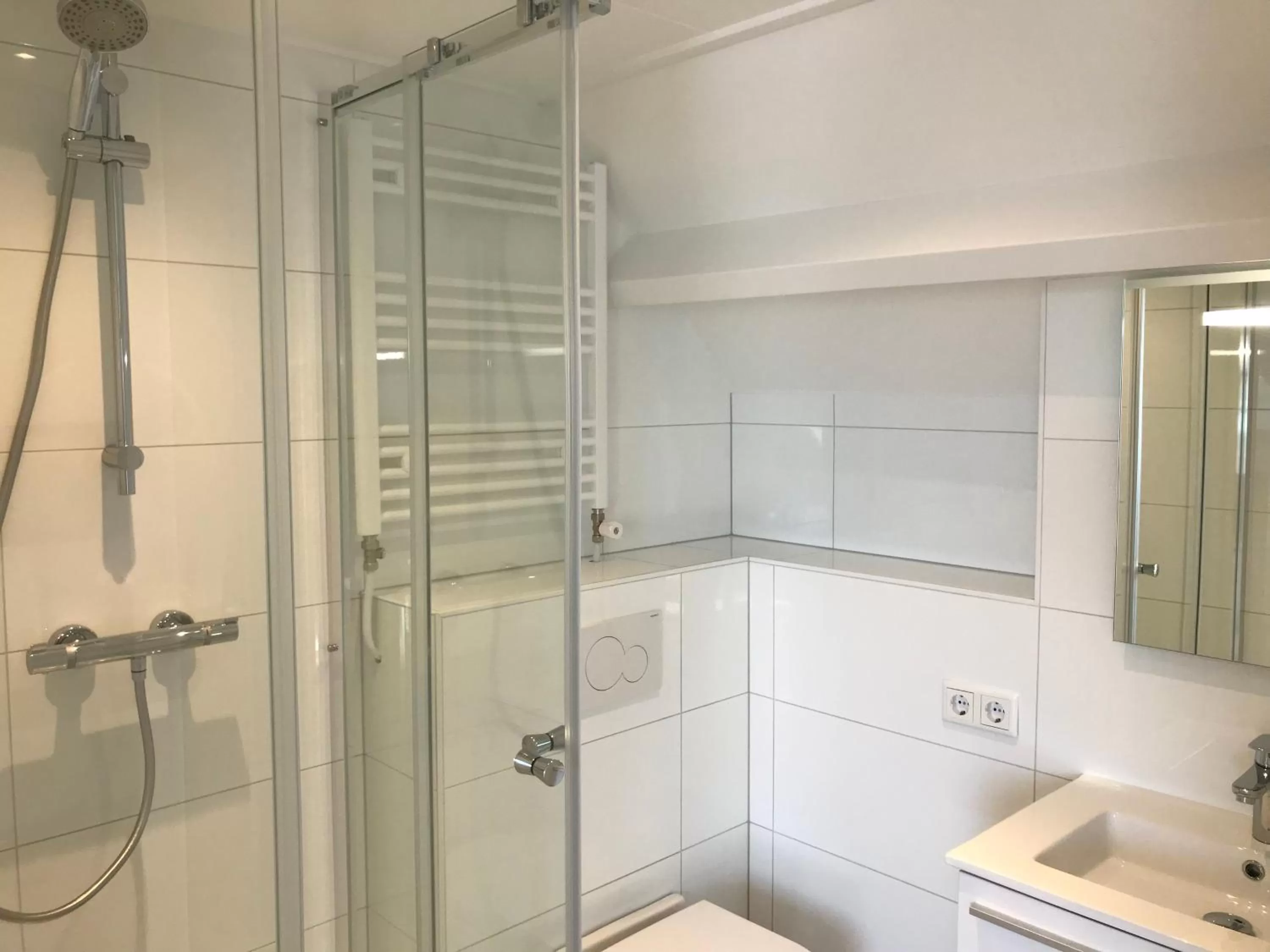 Shower in B&B Binisa