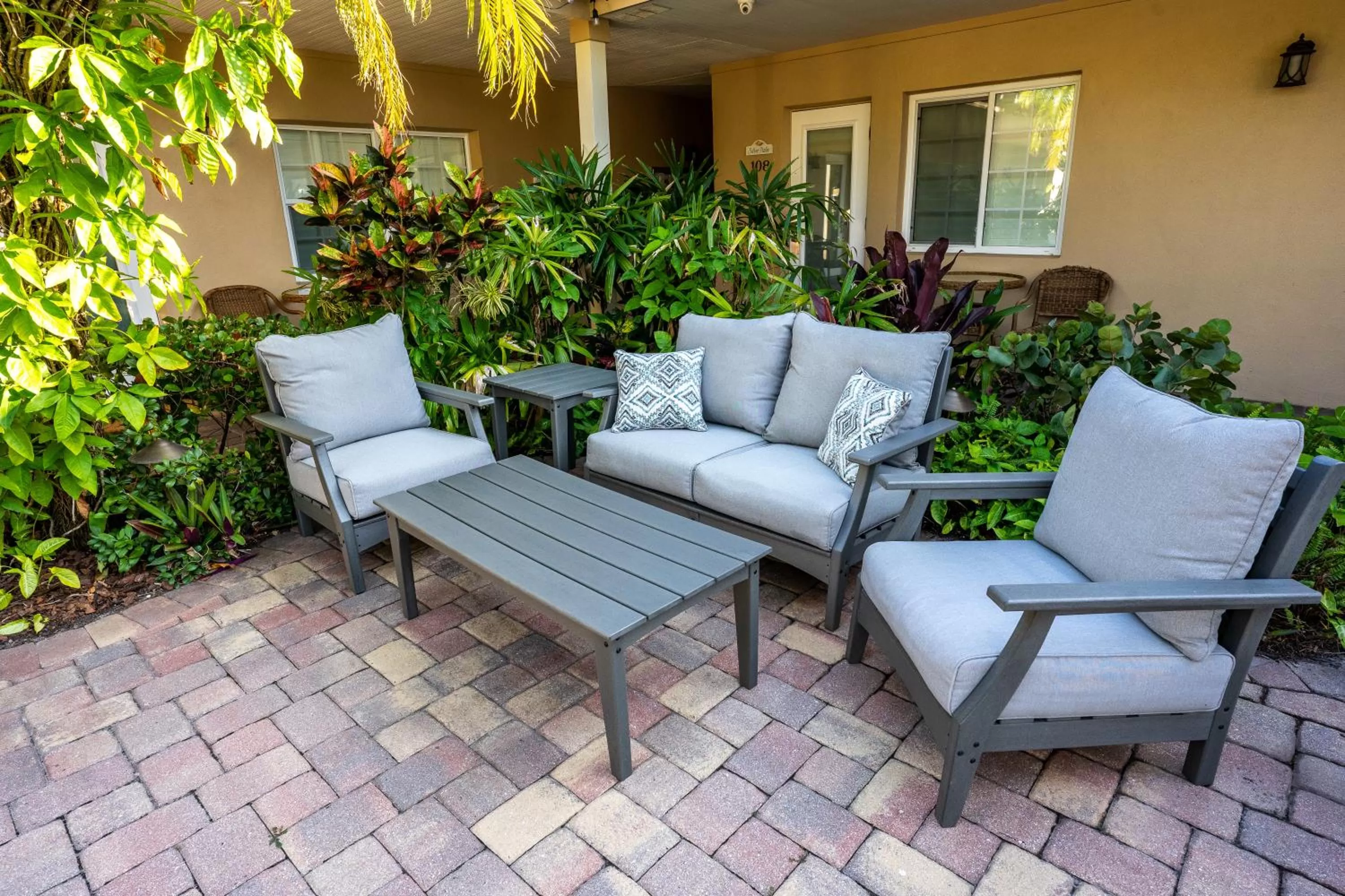 Garden in The Capri at Siesta