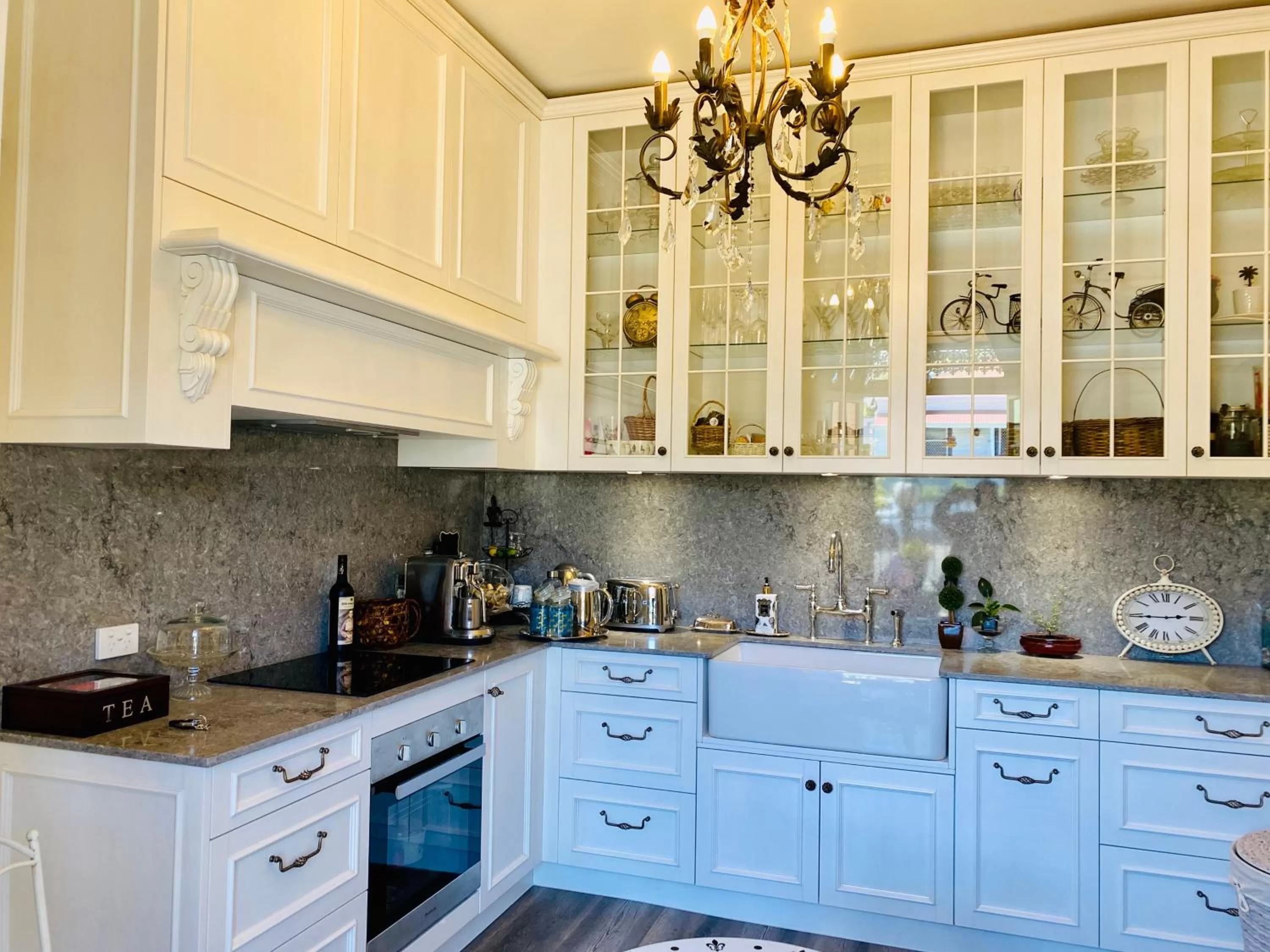 Lobby or reception in The Mews Motel