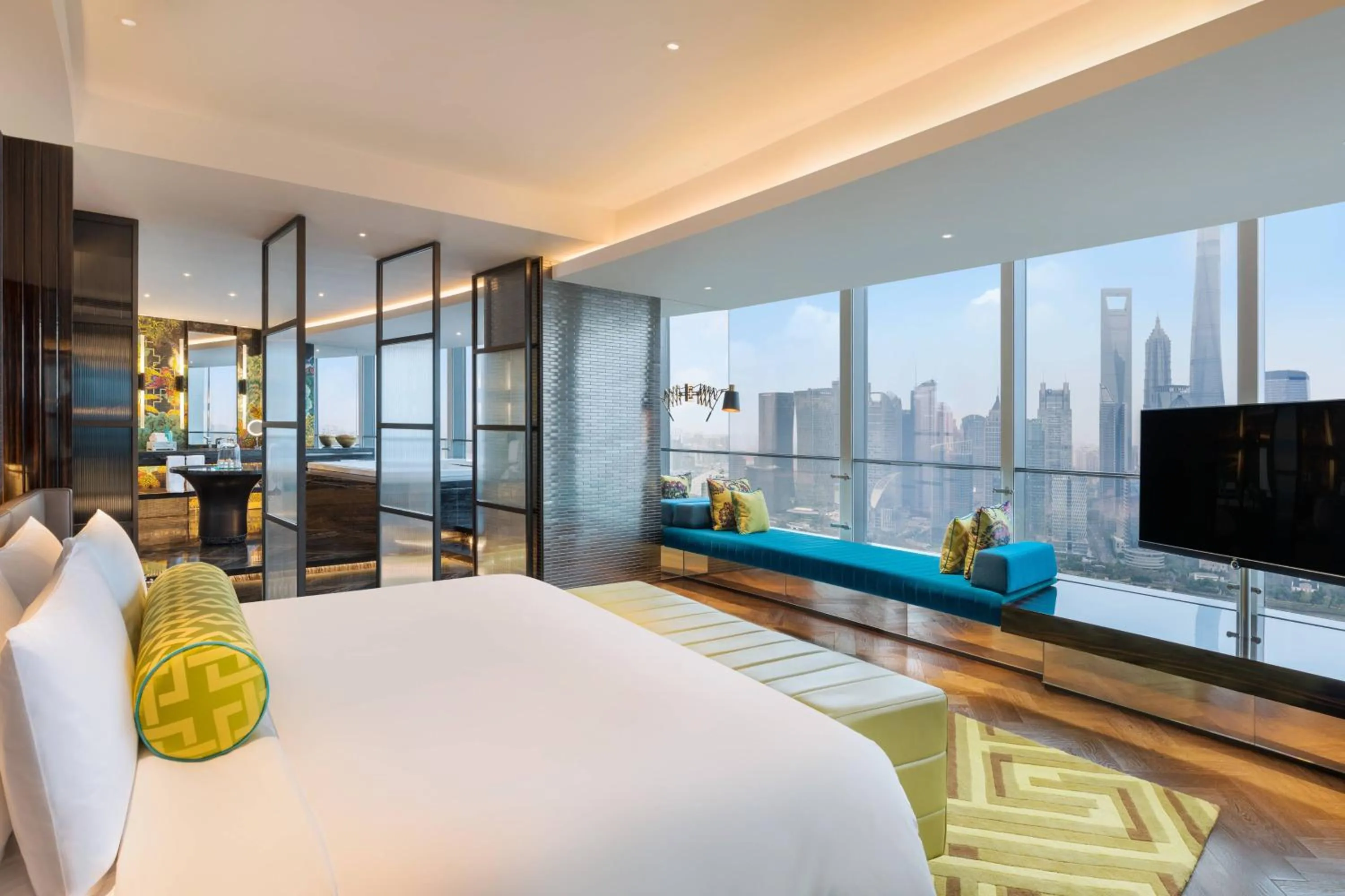 Photo of the whole room, Bed in W Shanghai - The Bund