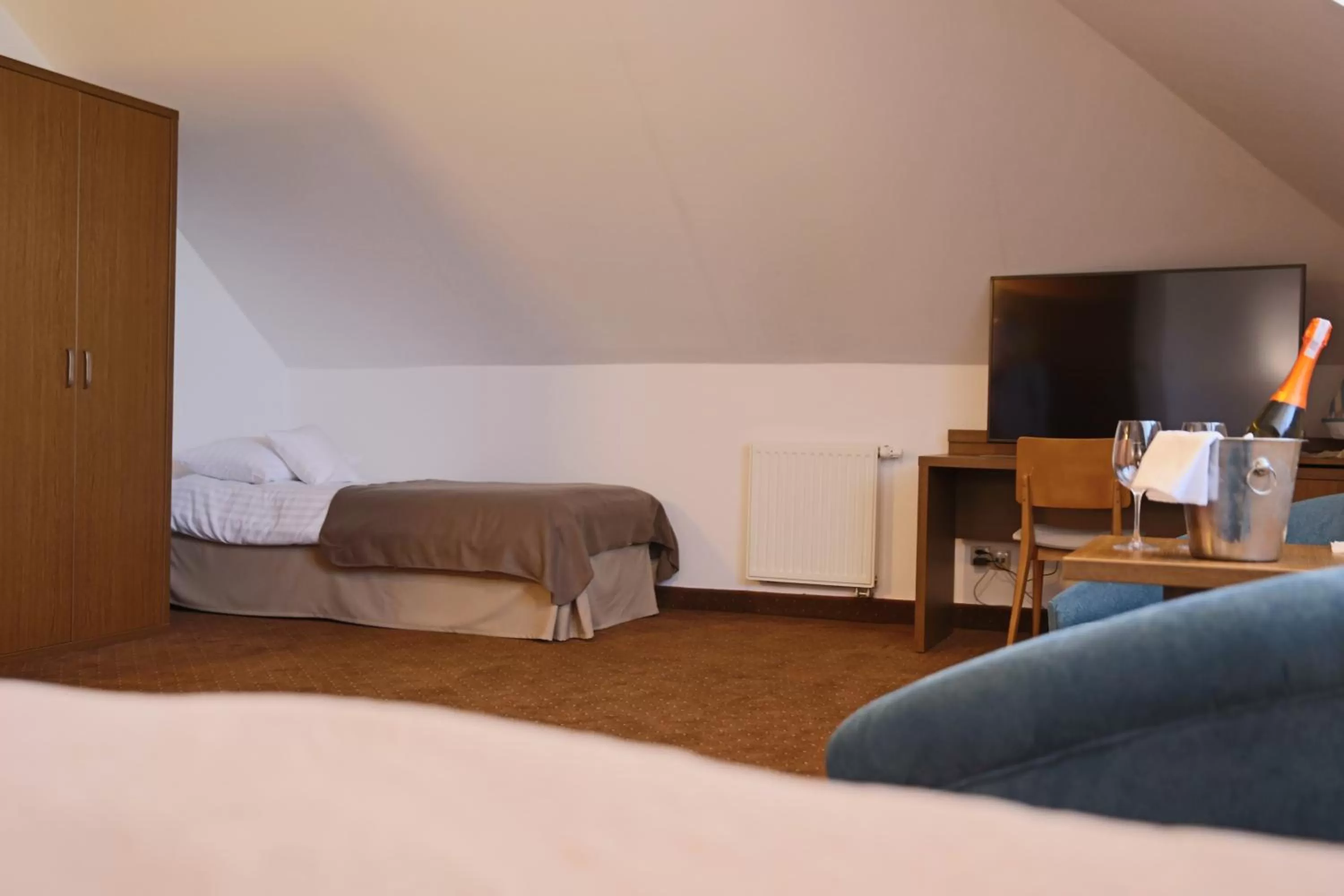 Bedroom, Bed in HOTEL CICHA WODA NIEPORĘT