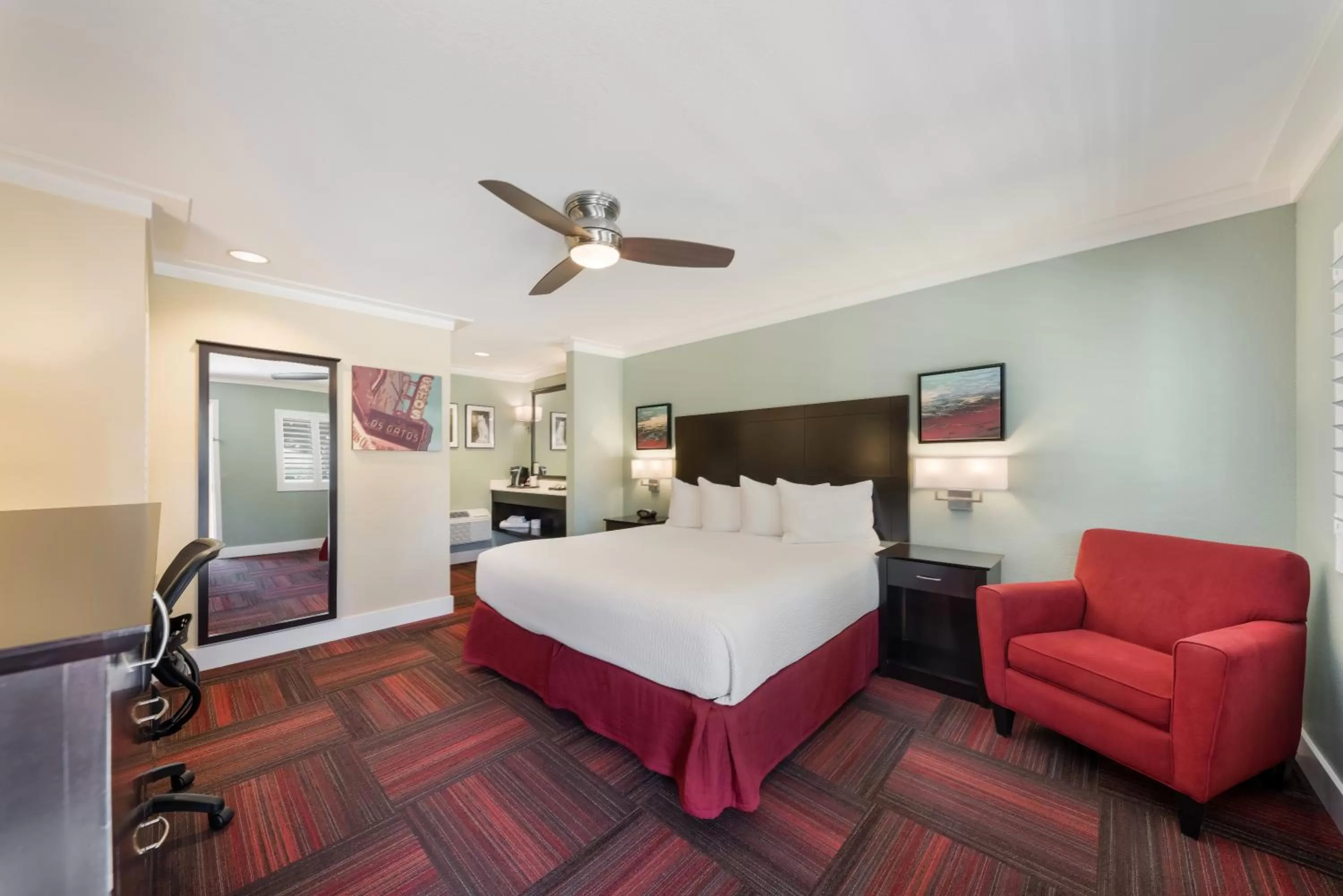 Bed in BEST WESTERN the Inn of Los Gatos