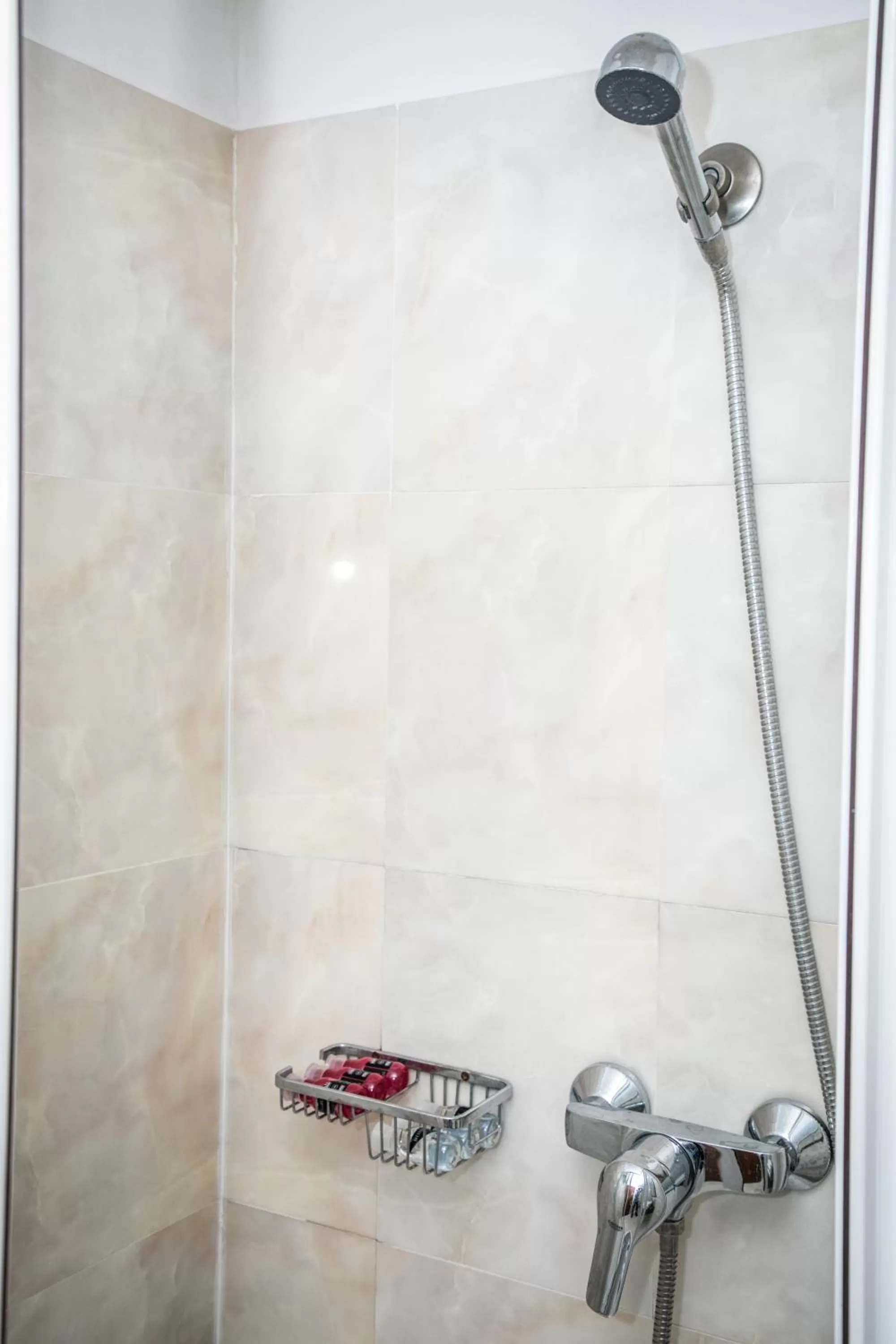 Shower in Hotel Megalos