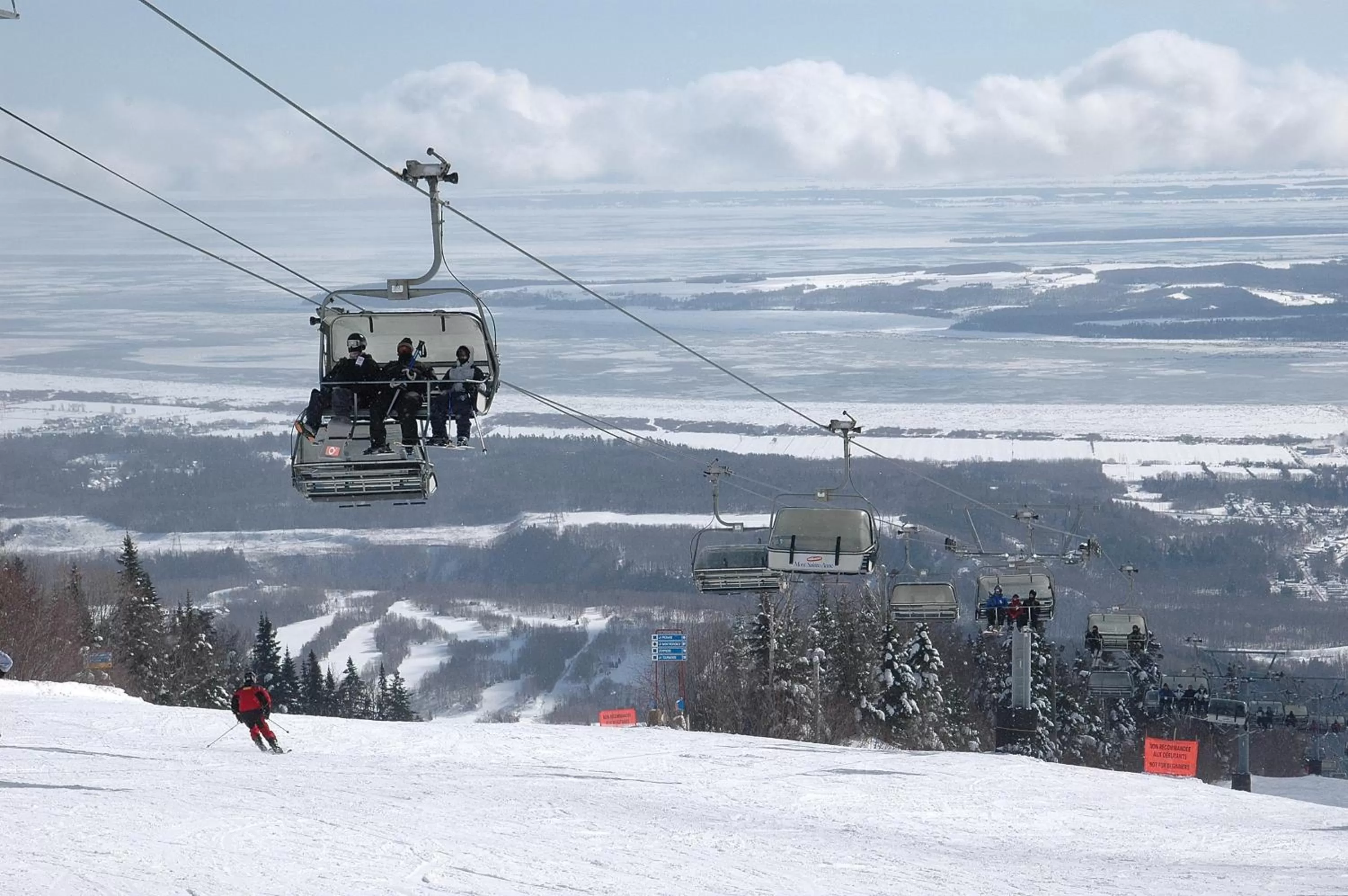 Skiing in Hébergement Mont-Ste-Anne Condos