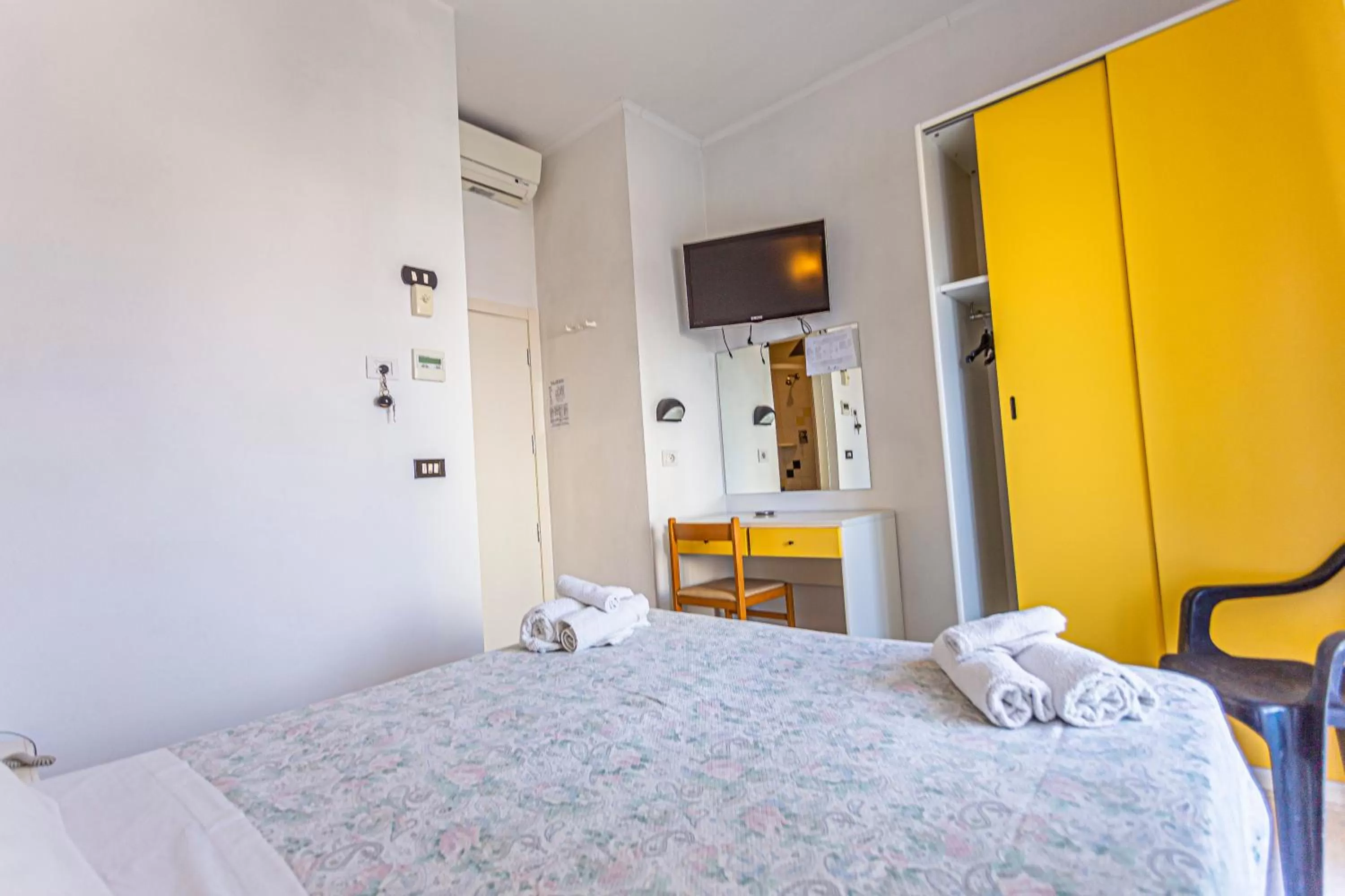 Bed in Hotel Continental