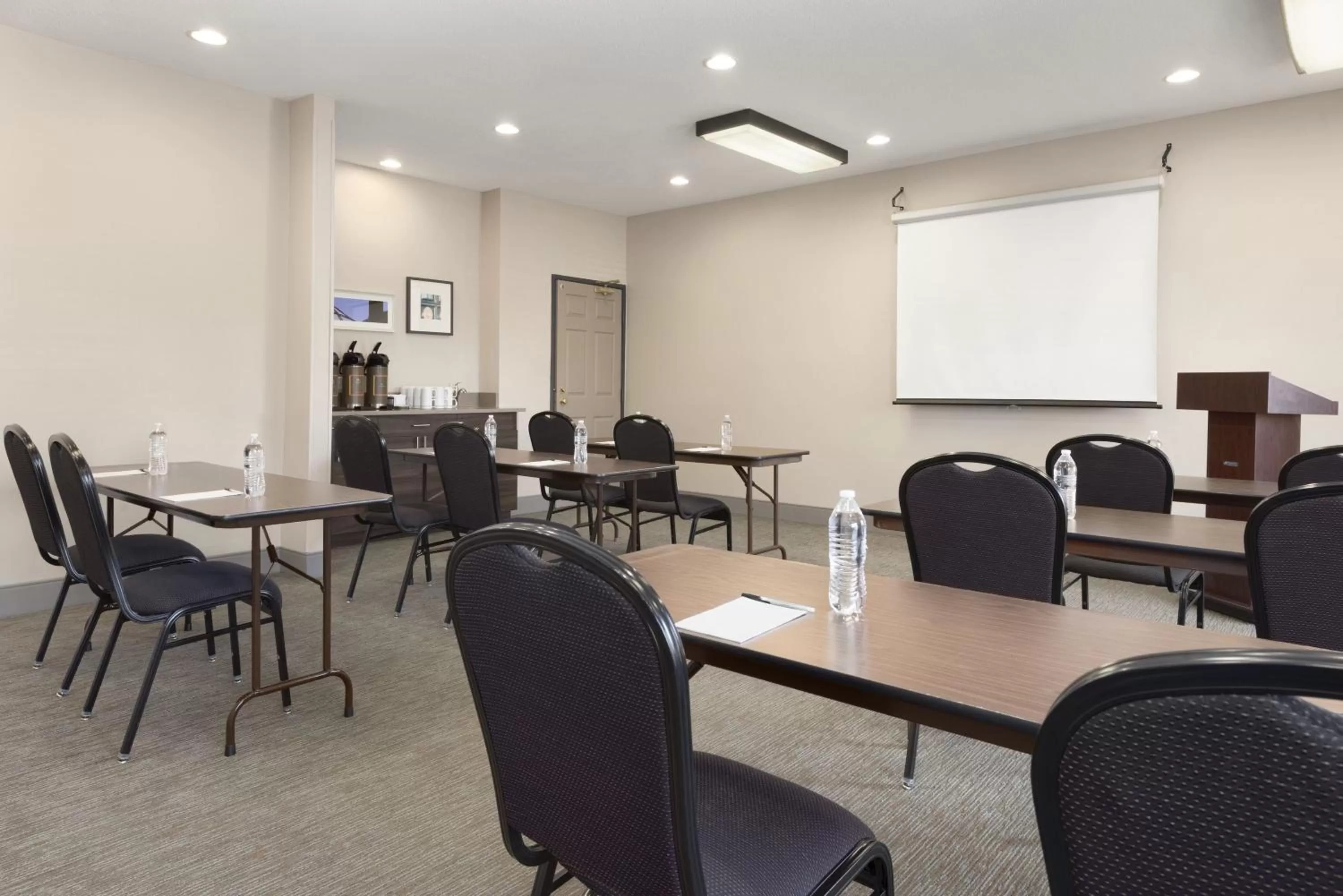 Meeting/conference room in Country Inn & Suites by Radisson, Romeoville - Bolingbrook