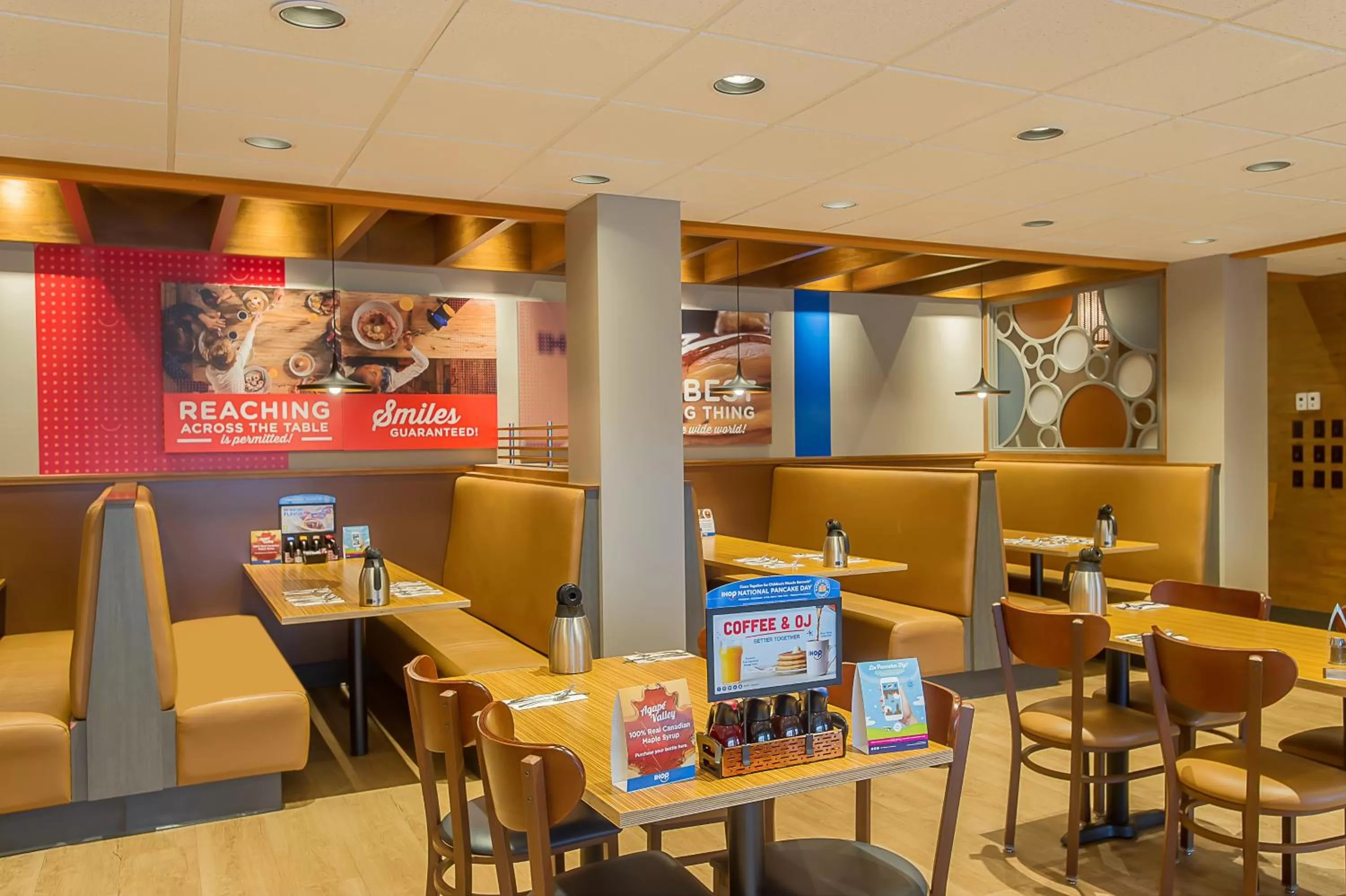 Restaurant/places to eat in Wyndham Garden Niagara Falls Fallsview