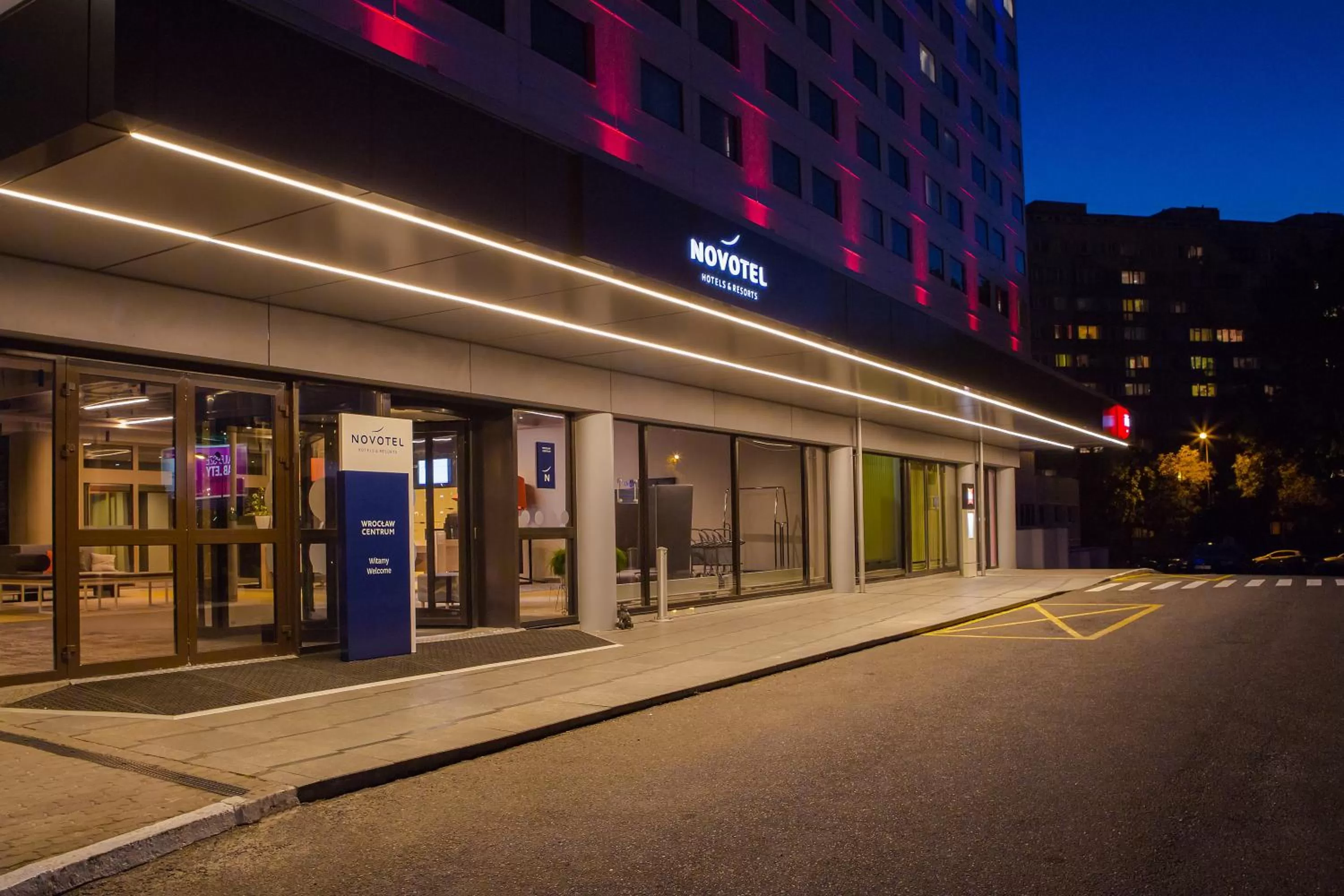 Facade/entrance in Novotel Wrocław Centrum