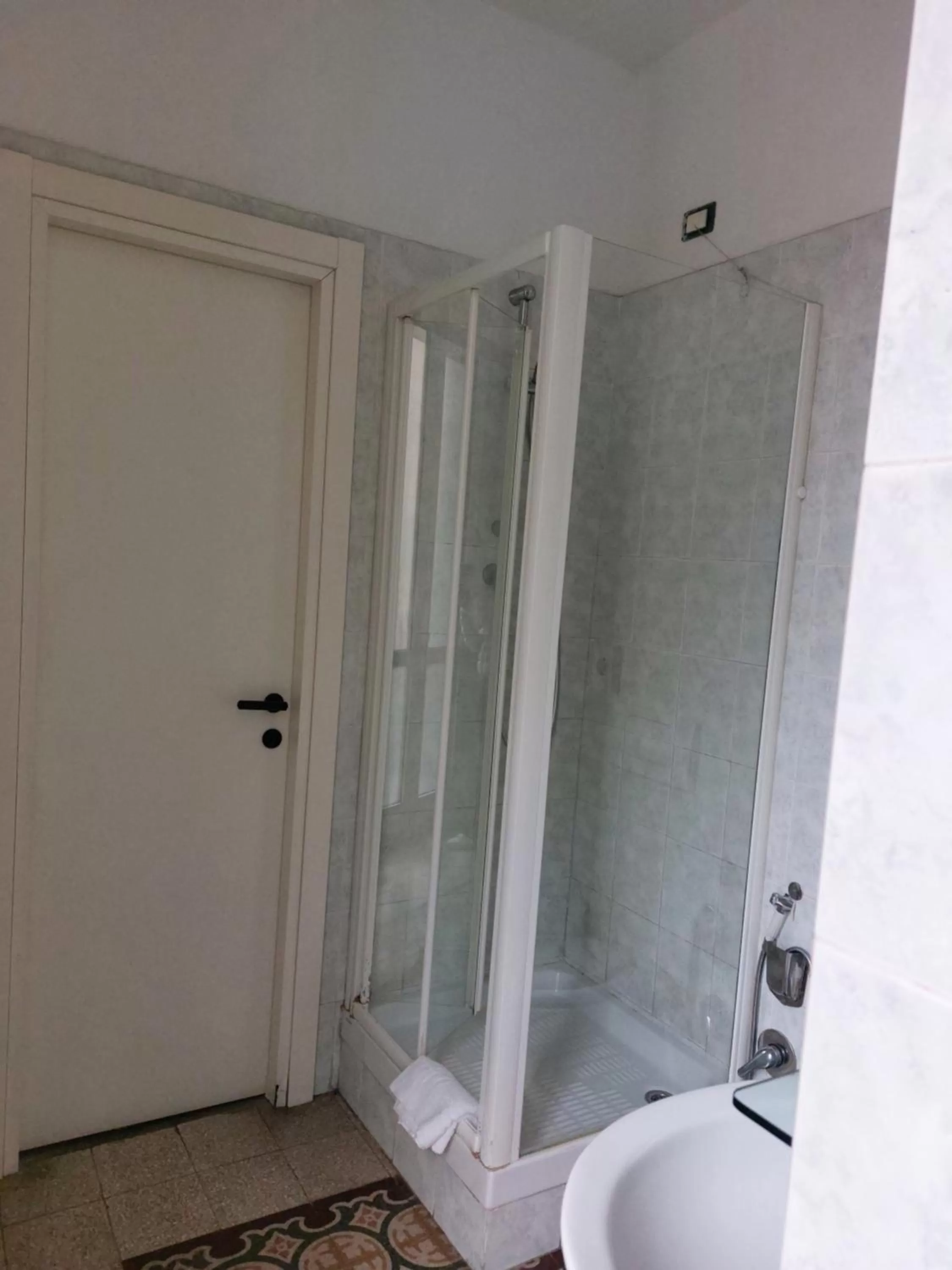 Shower in Nautilus Hotel