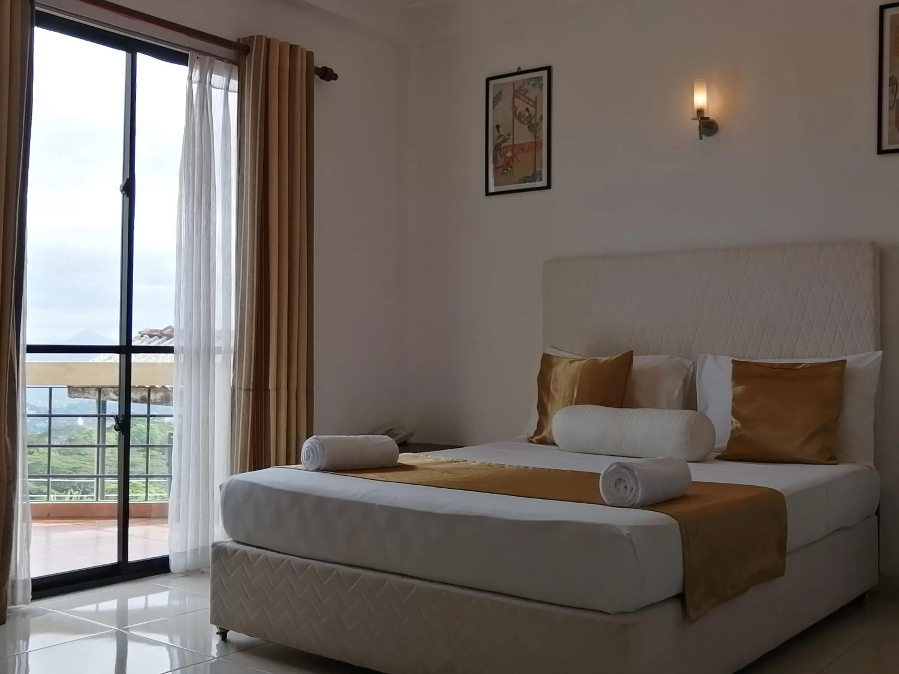 Bed in Kandy Highland Unique Hotel