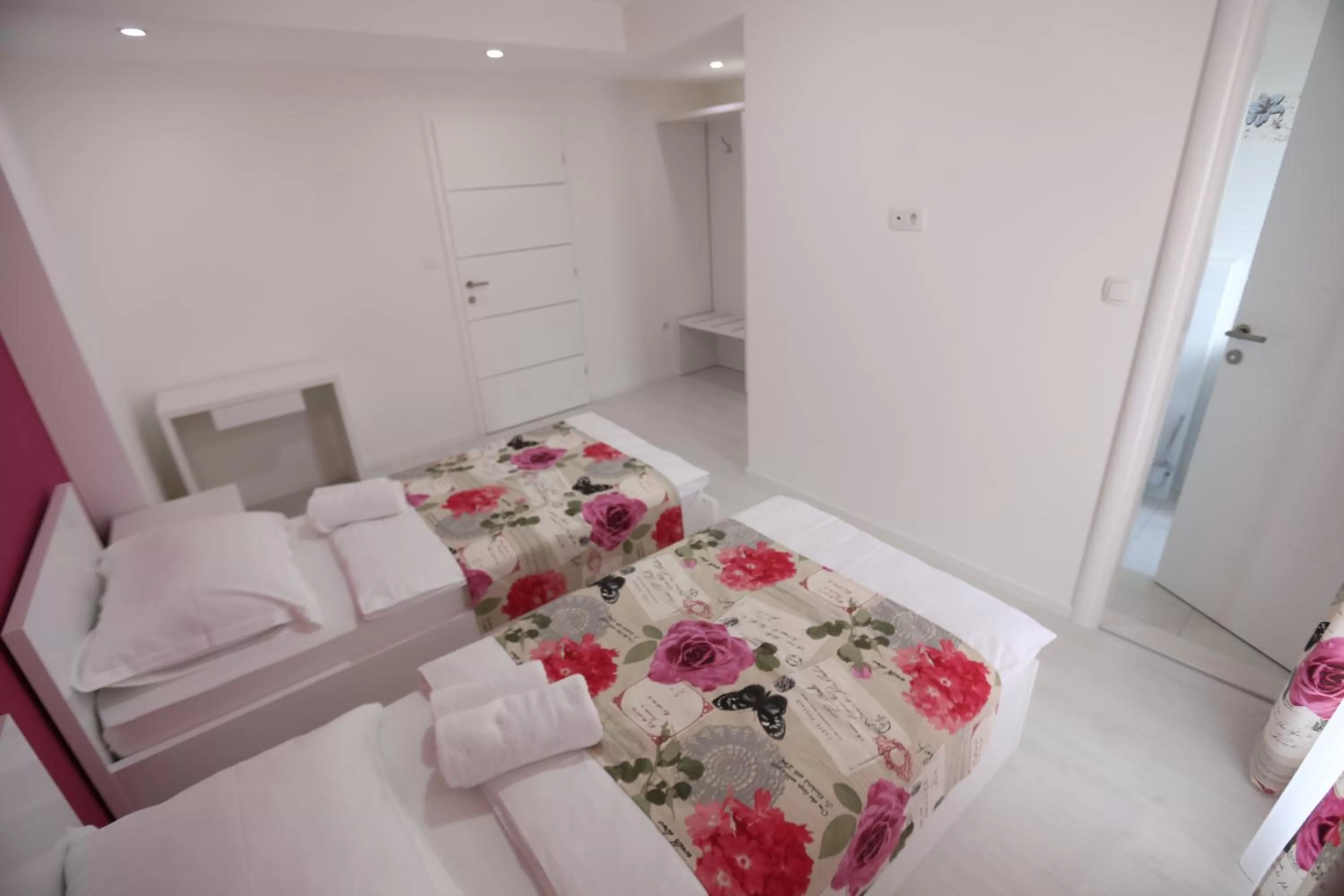 Decorative detail, Bed in Villa Flowers