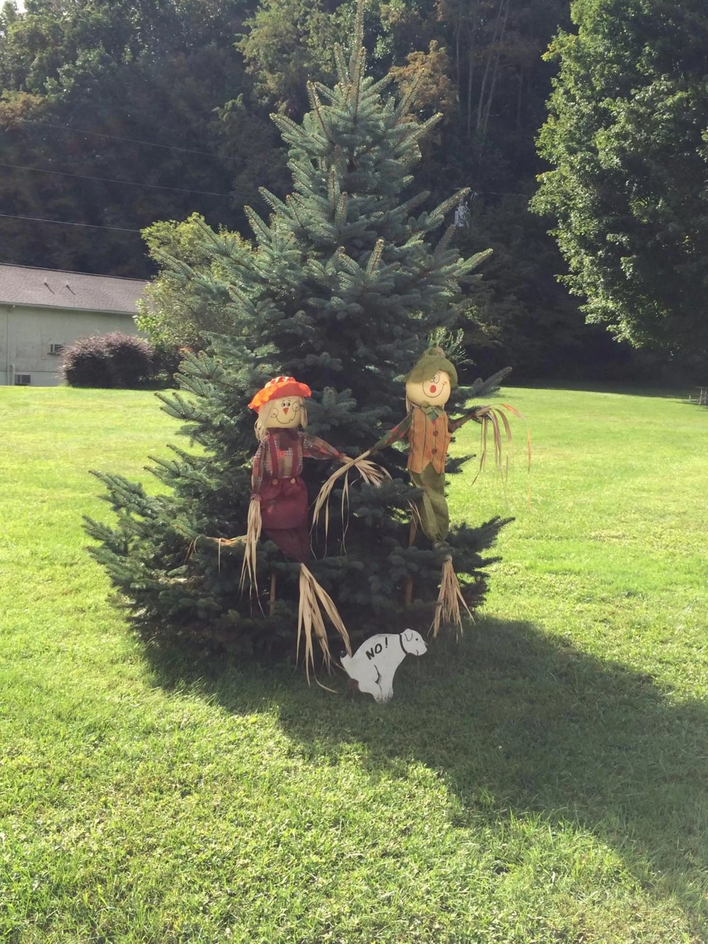 Facade/entrance in Cardinal Inn