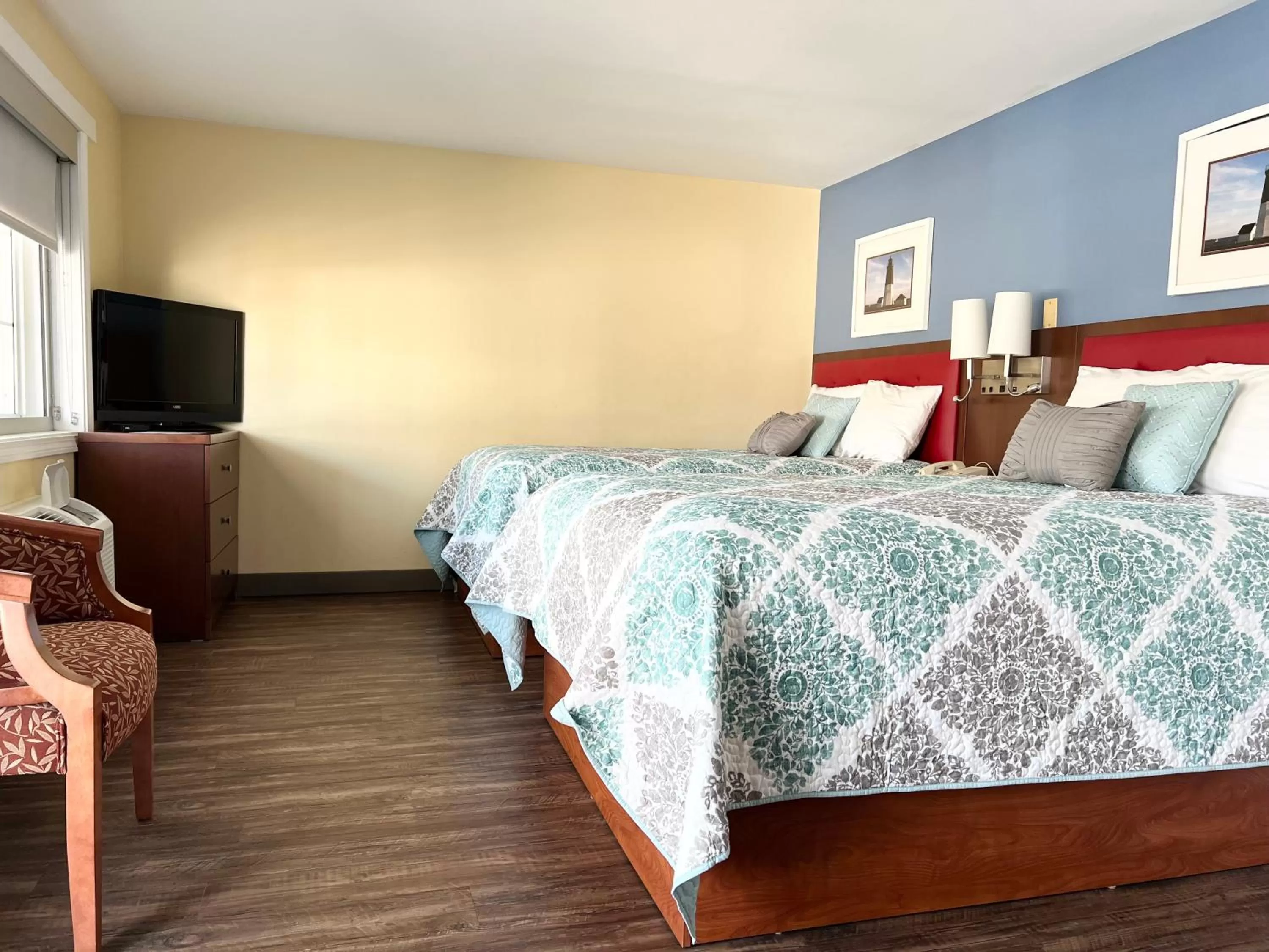 Bed in Scarborough Beach Motel