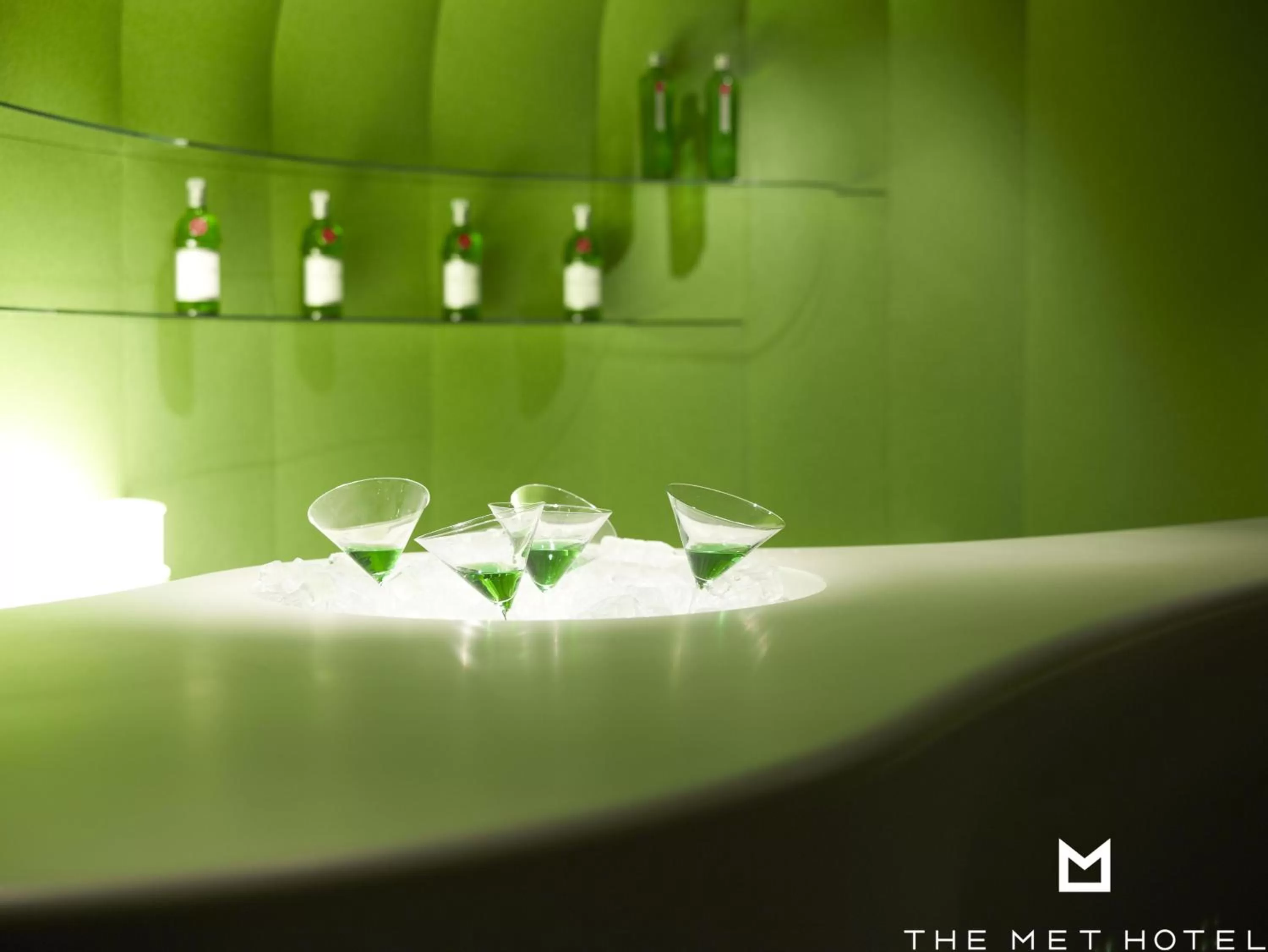 Lounge or bar in The Met Hotel Thessaloniki, a Member of Design Hotels