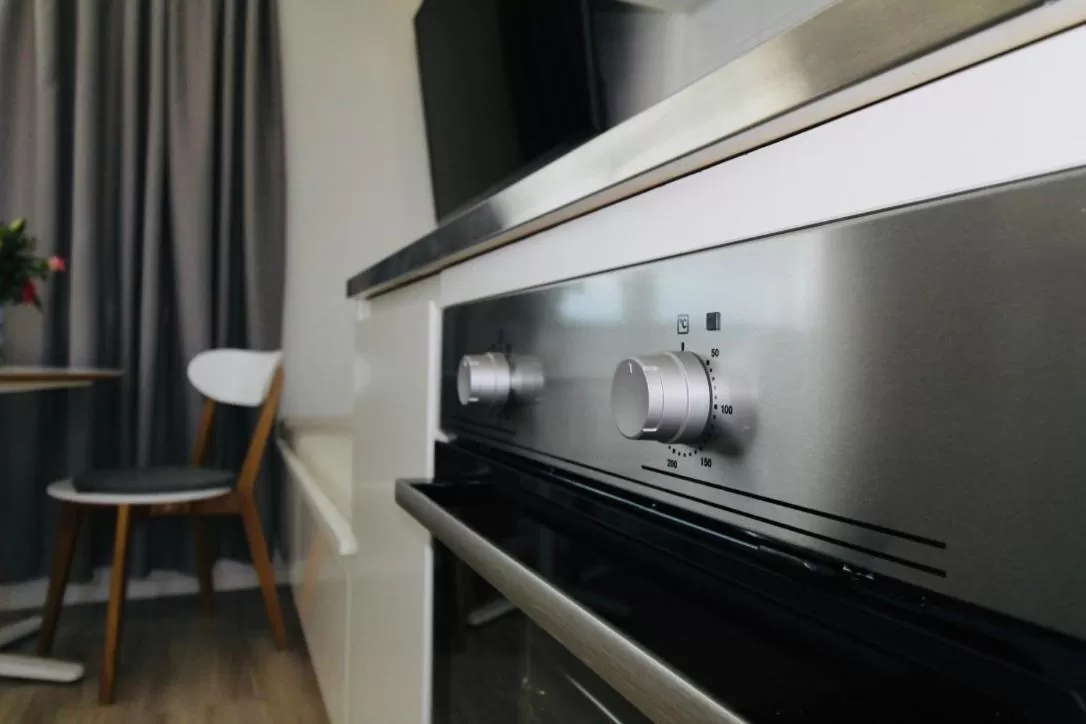 Kitchen or kitchenette in Easy Livin' Apartment Hotel