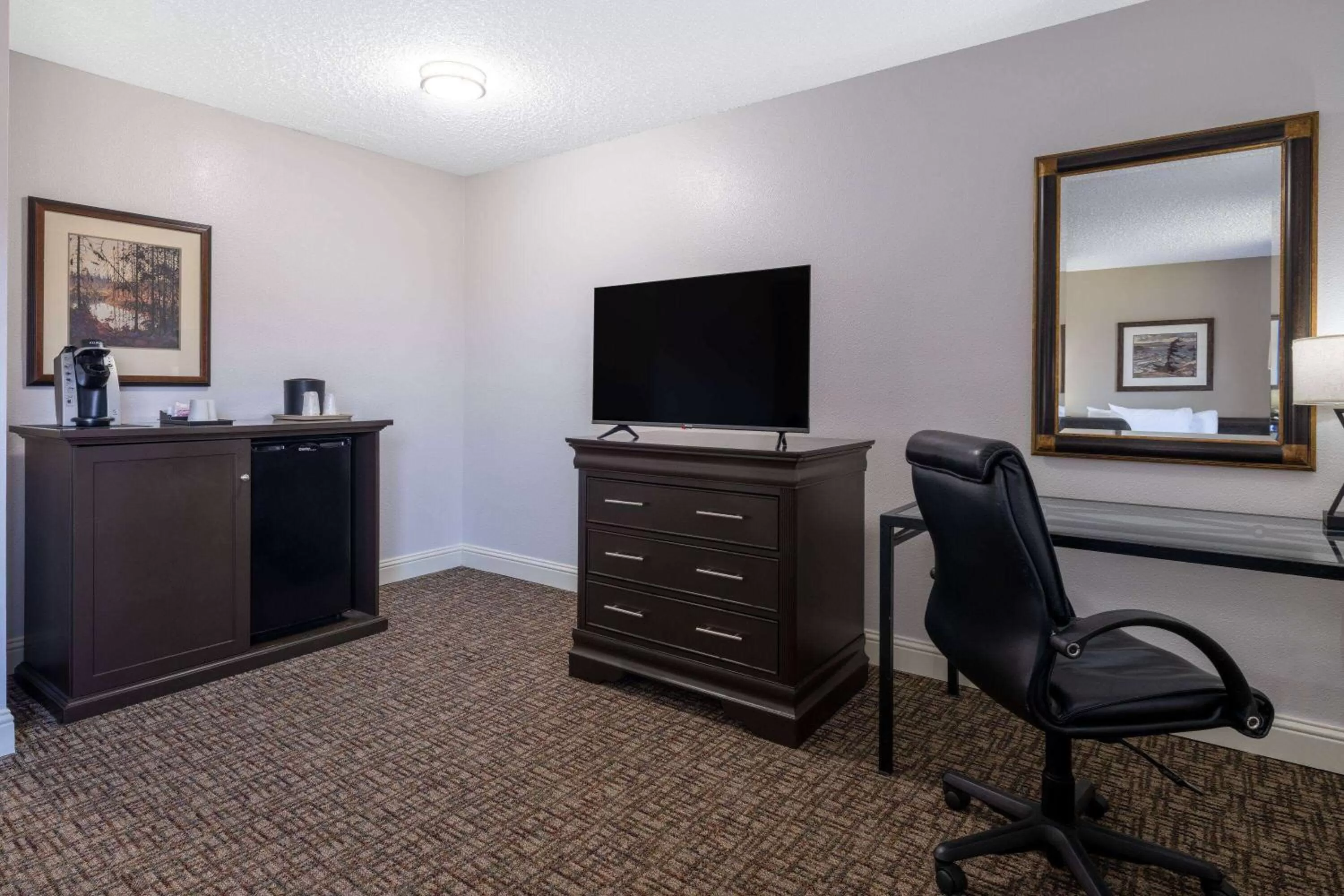 Photo of the whole room in Ramada by Wyndham Juneau