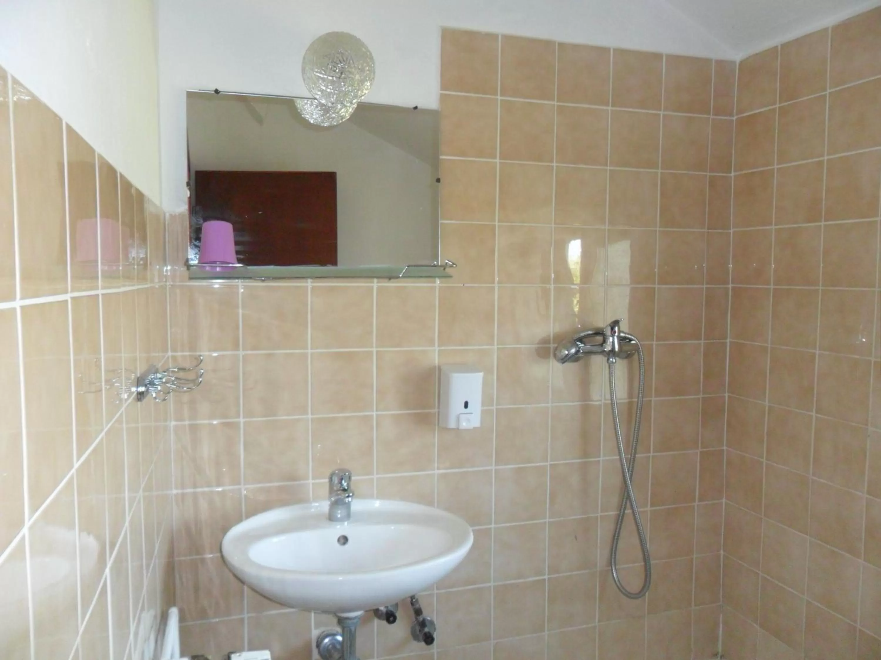 Other in Sobe u kucanstvu MBM