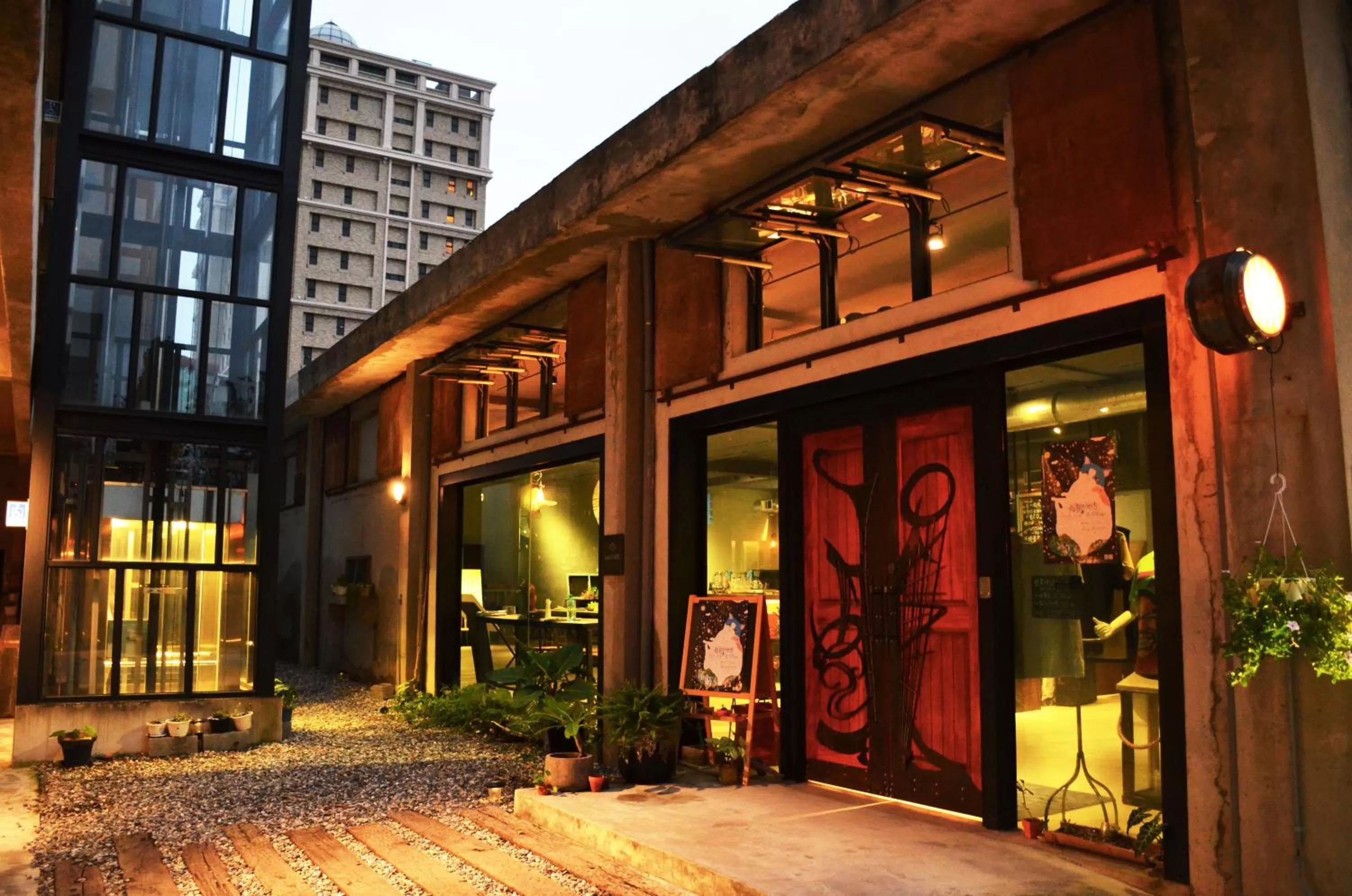 Lobby or reception in The Leaf Inn