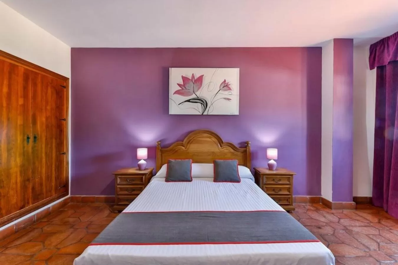 Bed in Hostal Alfonso XI