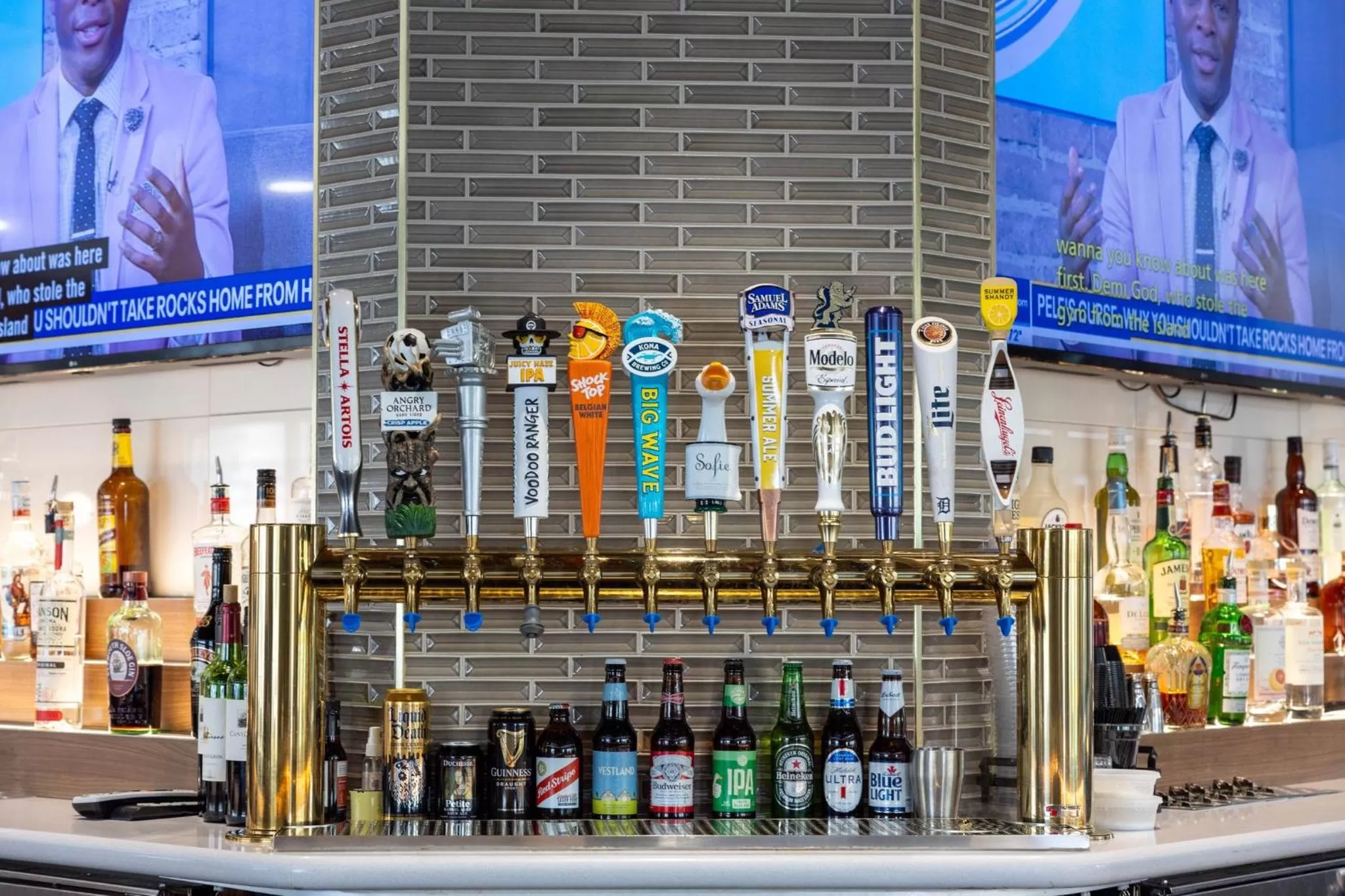 Photo of the whole room in Hotel Indigo Detroit Downtown by IHG