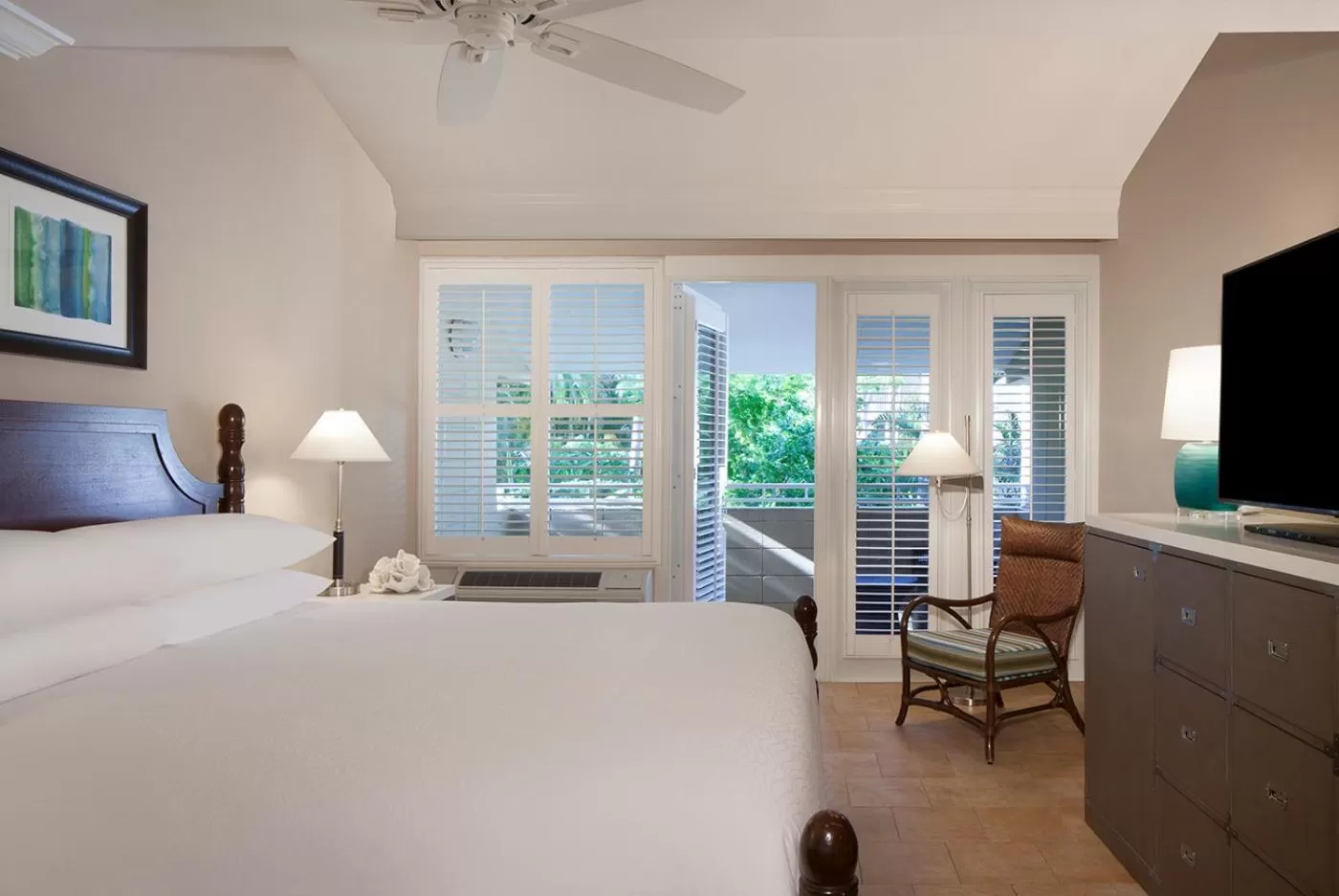 Photo of the whole room, Bed in Pier House Resort & Spa