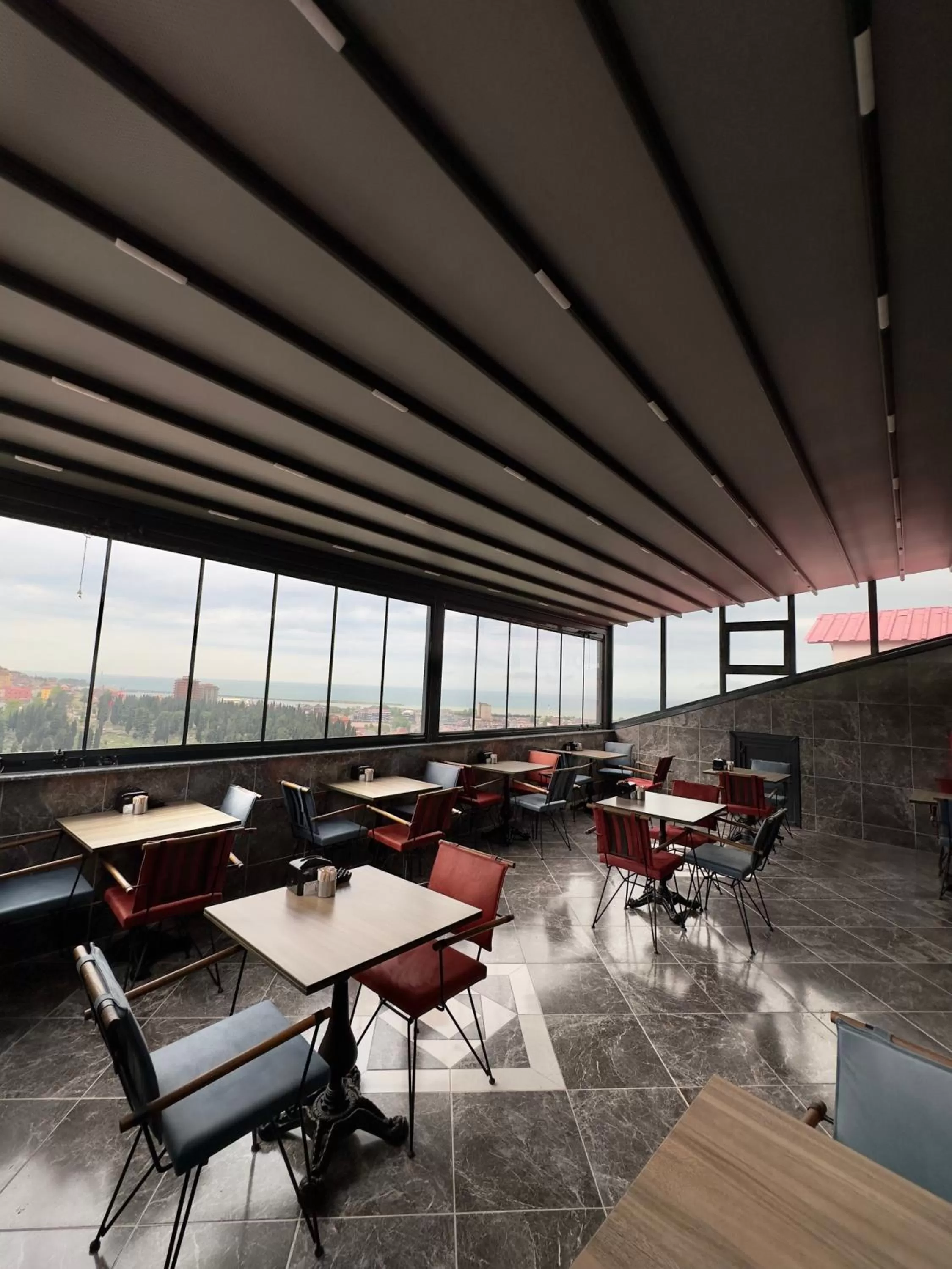 Restaurant/places to eat in White House Apart