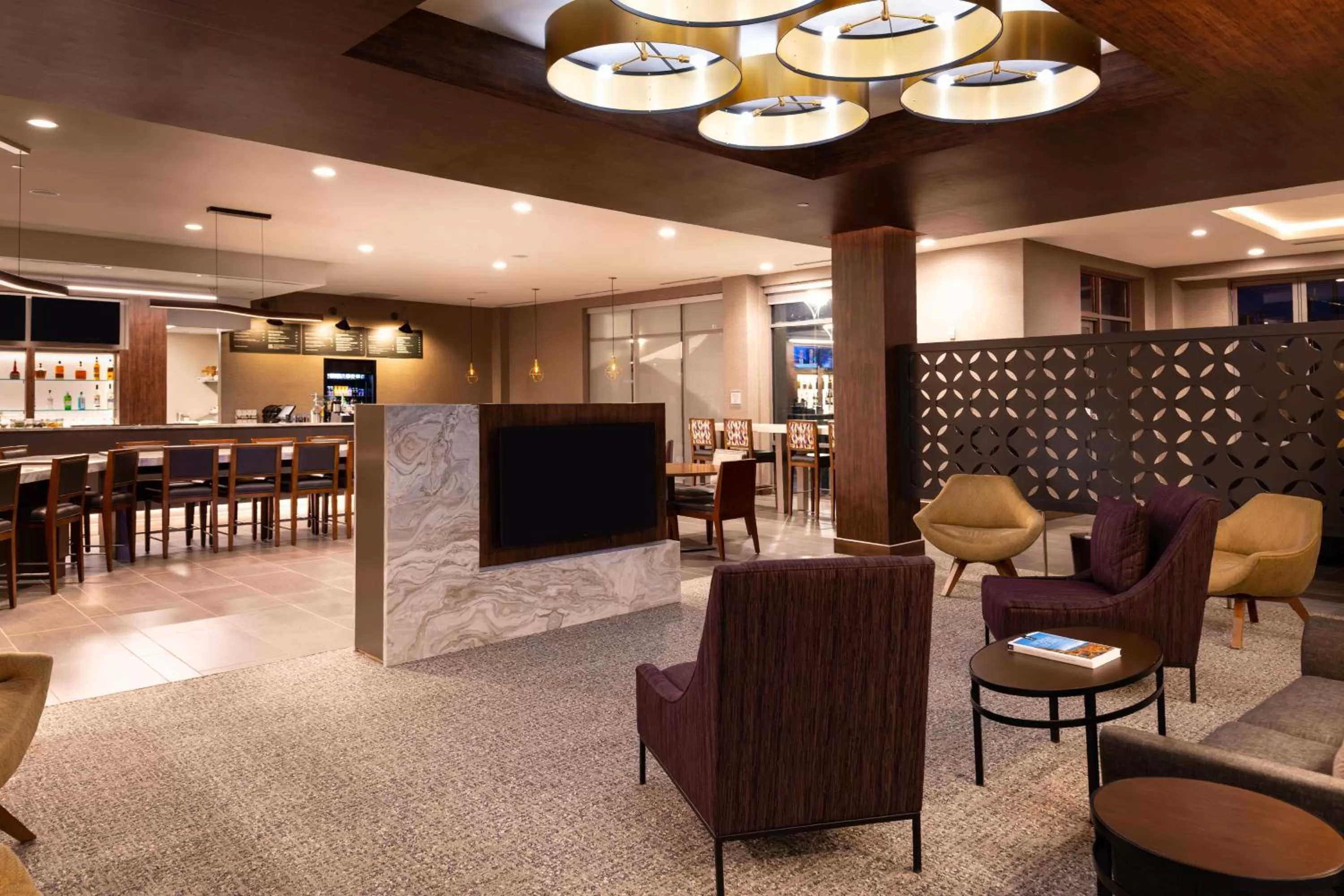 Restaurant/places to eat in Courtyard by Marriott Charlotte Northlake