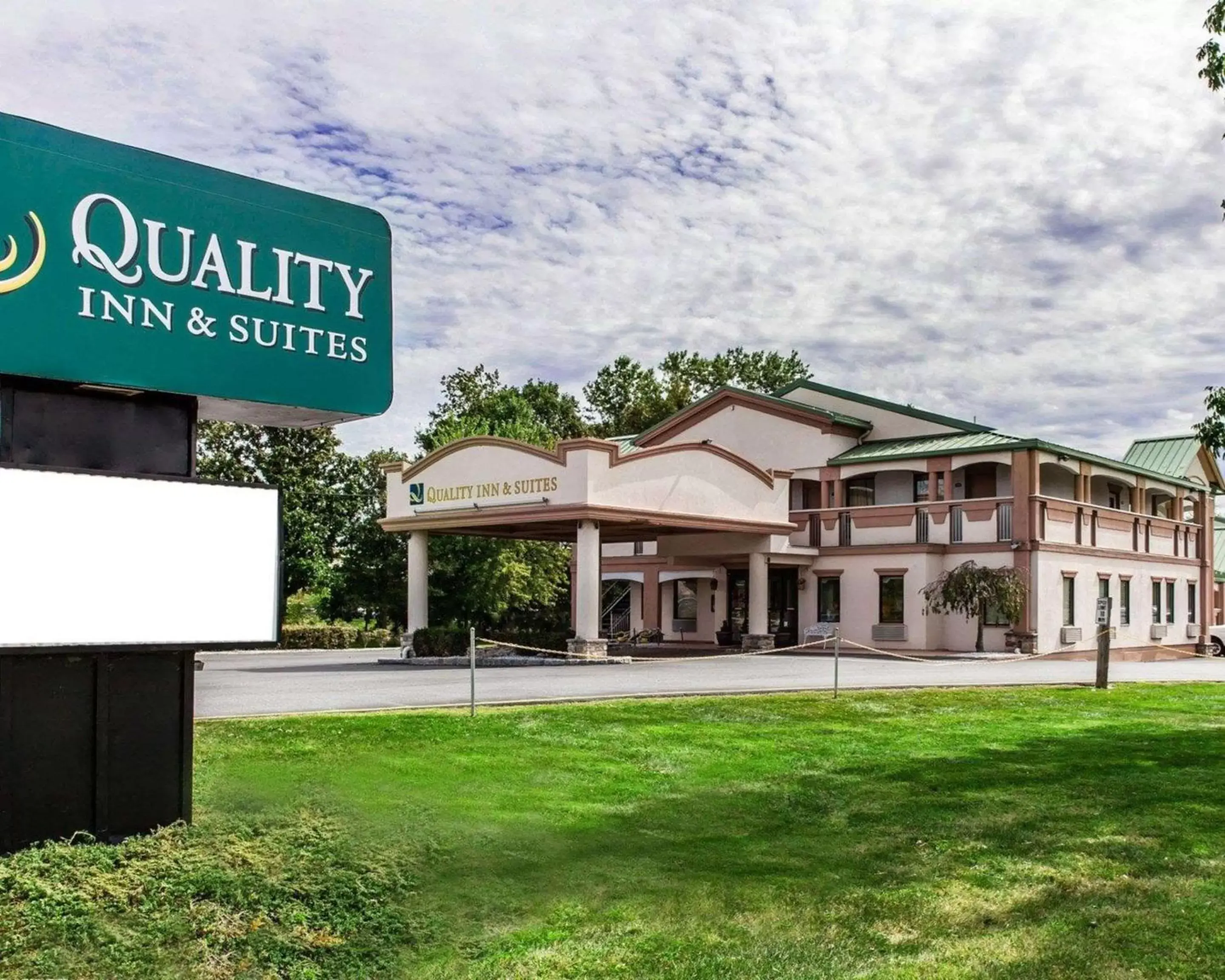Quality Inn & Suites Quakertown-Allentown Quality Inn & Suites Quakertown-Allentown