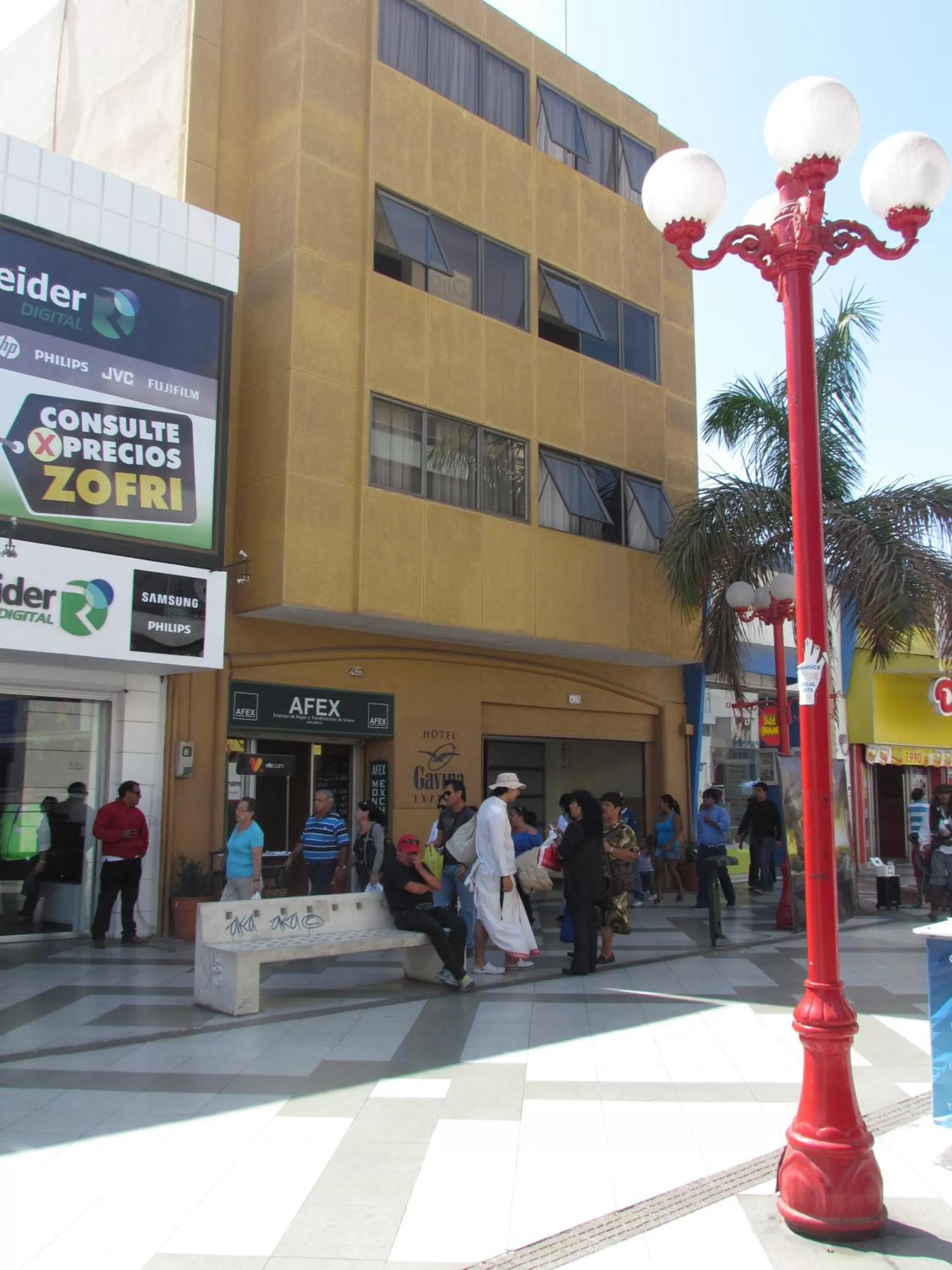 Facade/entrance in Hotel Gavina Express