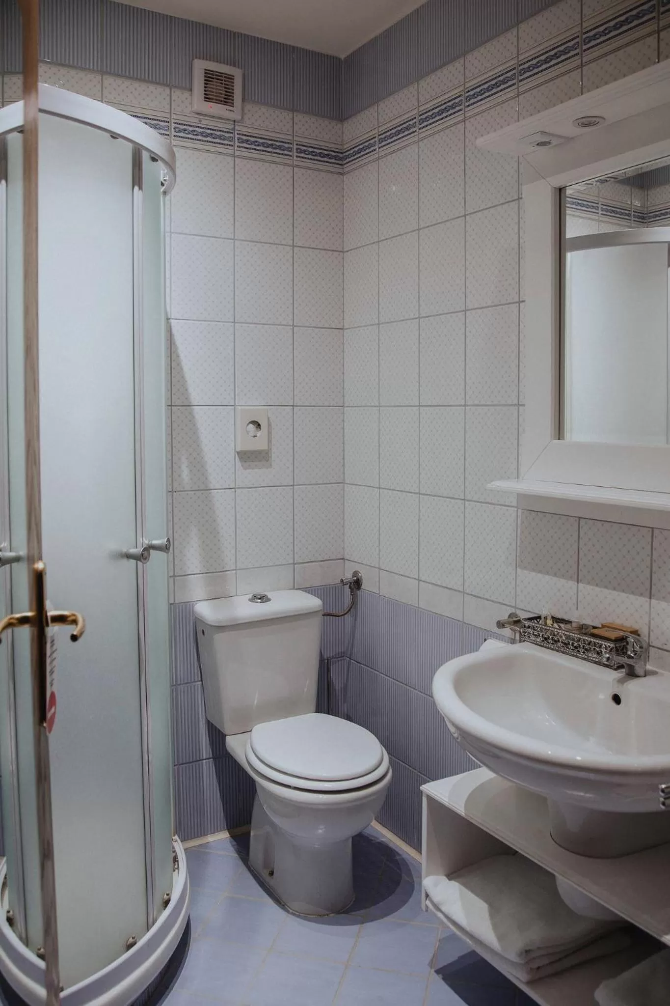 Bathroom in Splavar Rooms