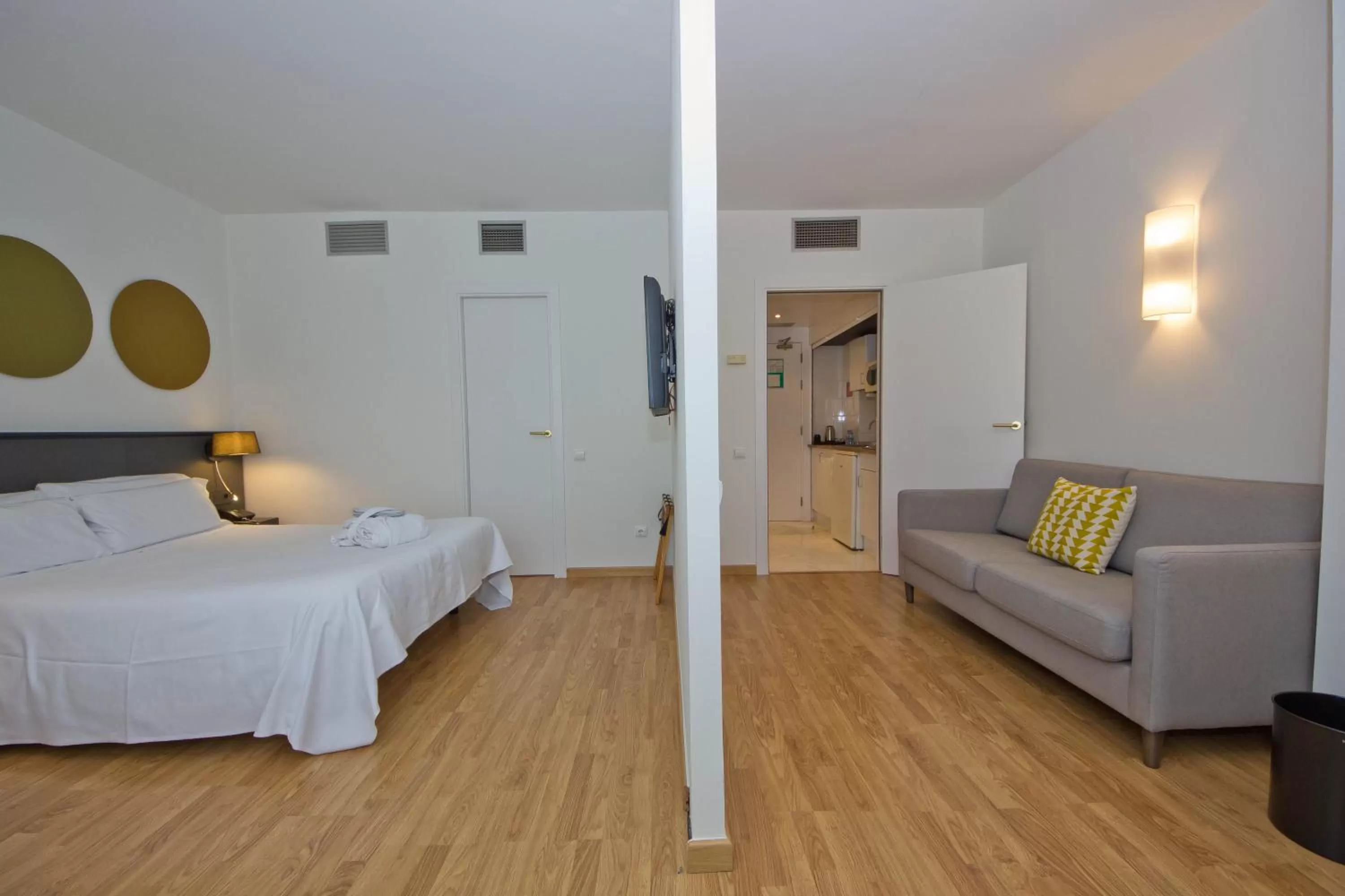 Bed in Aparthotel Atenea Valles