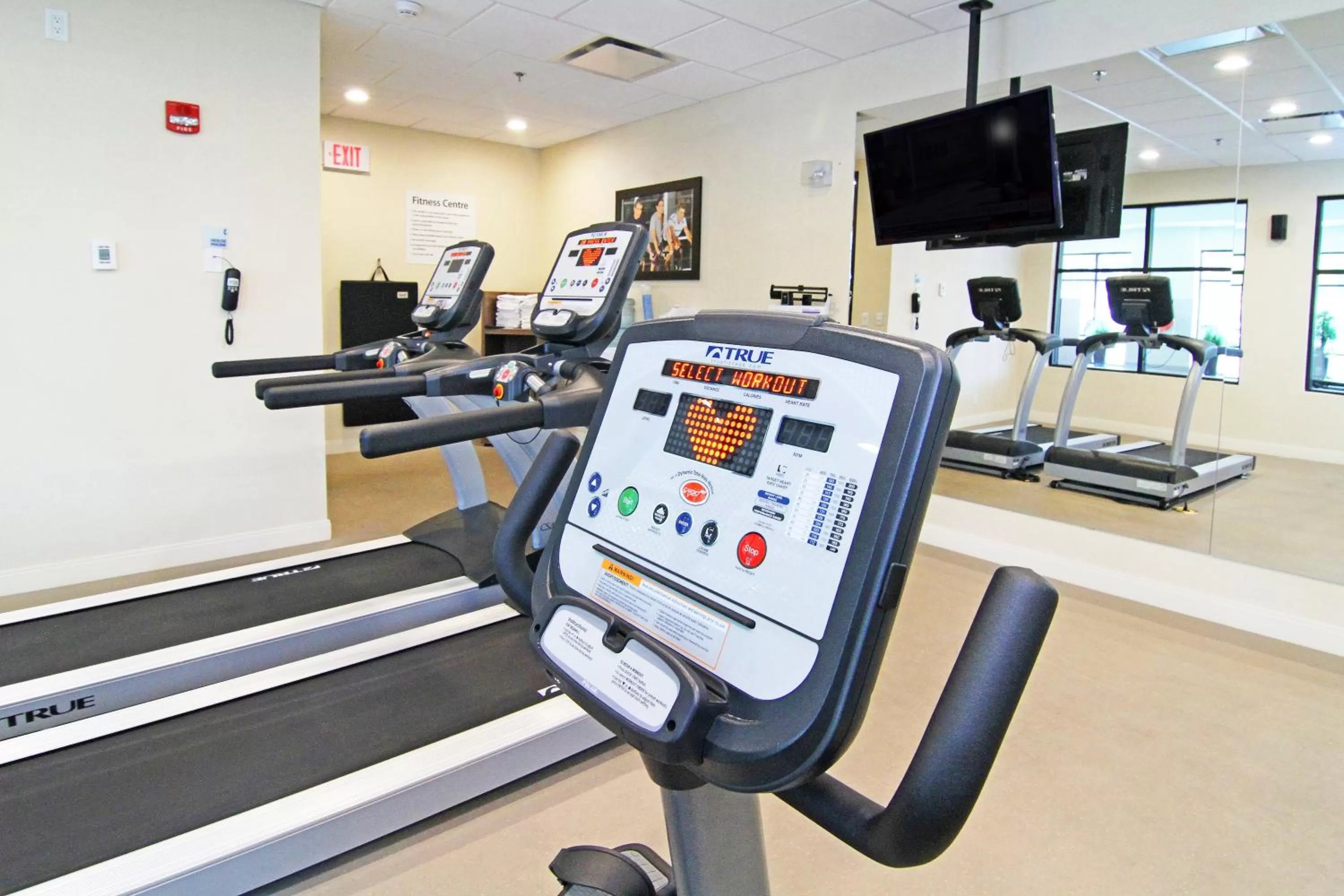 Spa and wellness centre/facilities in Holiday Inn Express and Suites Calgary University by IHG