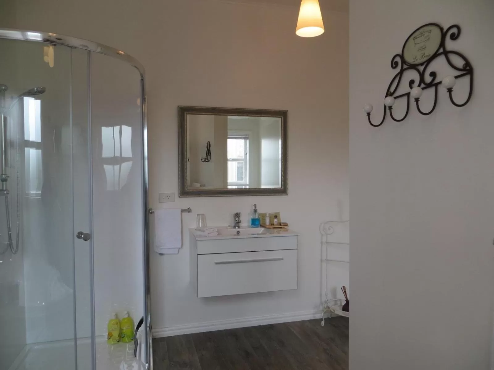 Bathroom in Cotswold Cottage Bed and Breakfast