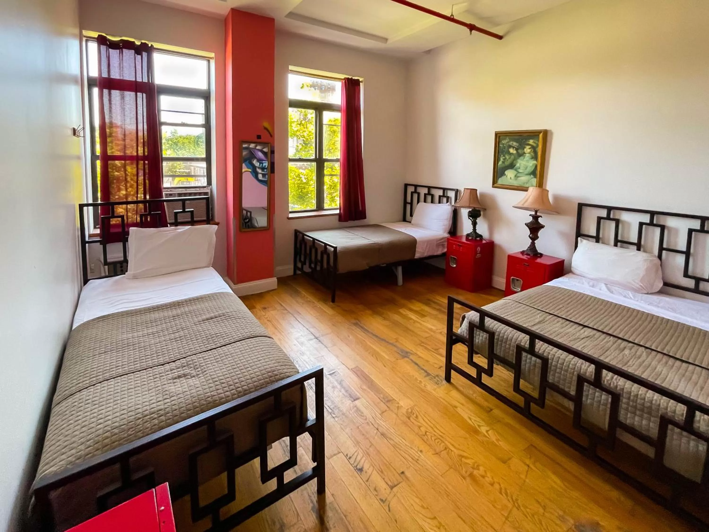 Bed in NY Moore Hostel