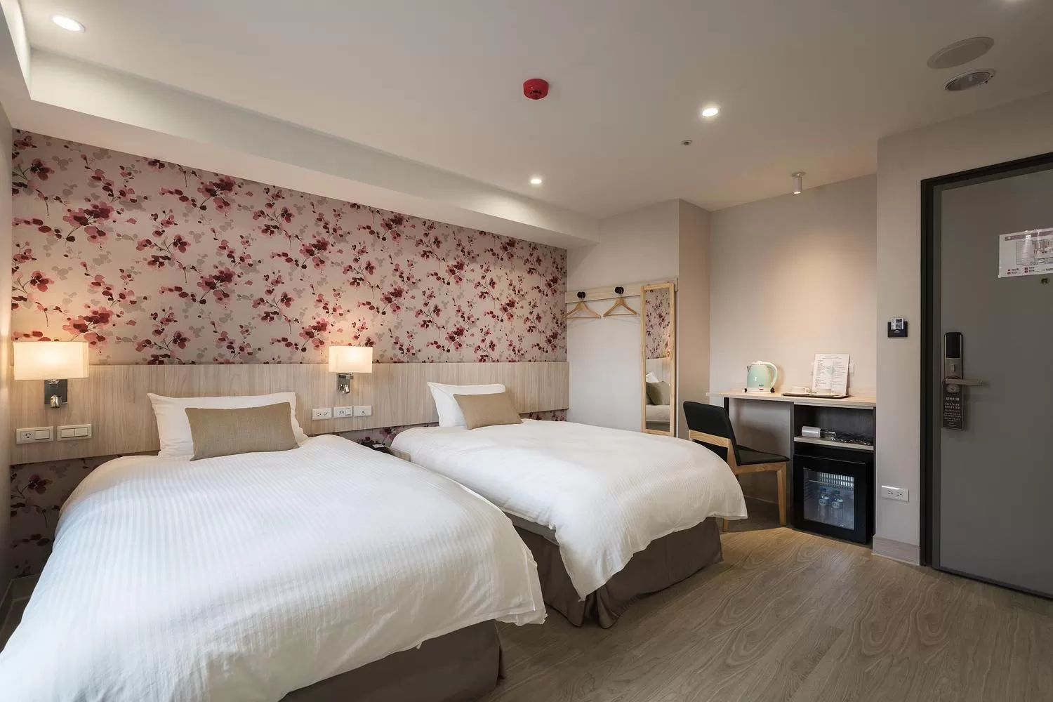 Bedroom, Bed in Comma Boutique Hotel