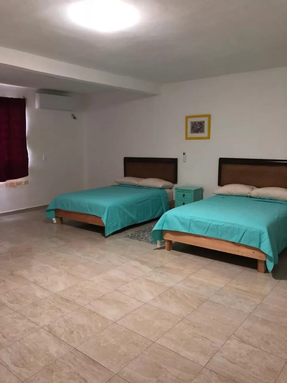 Bed in Airport Sleepy Inn