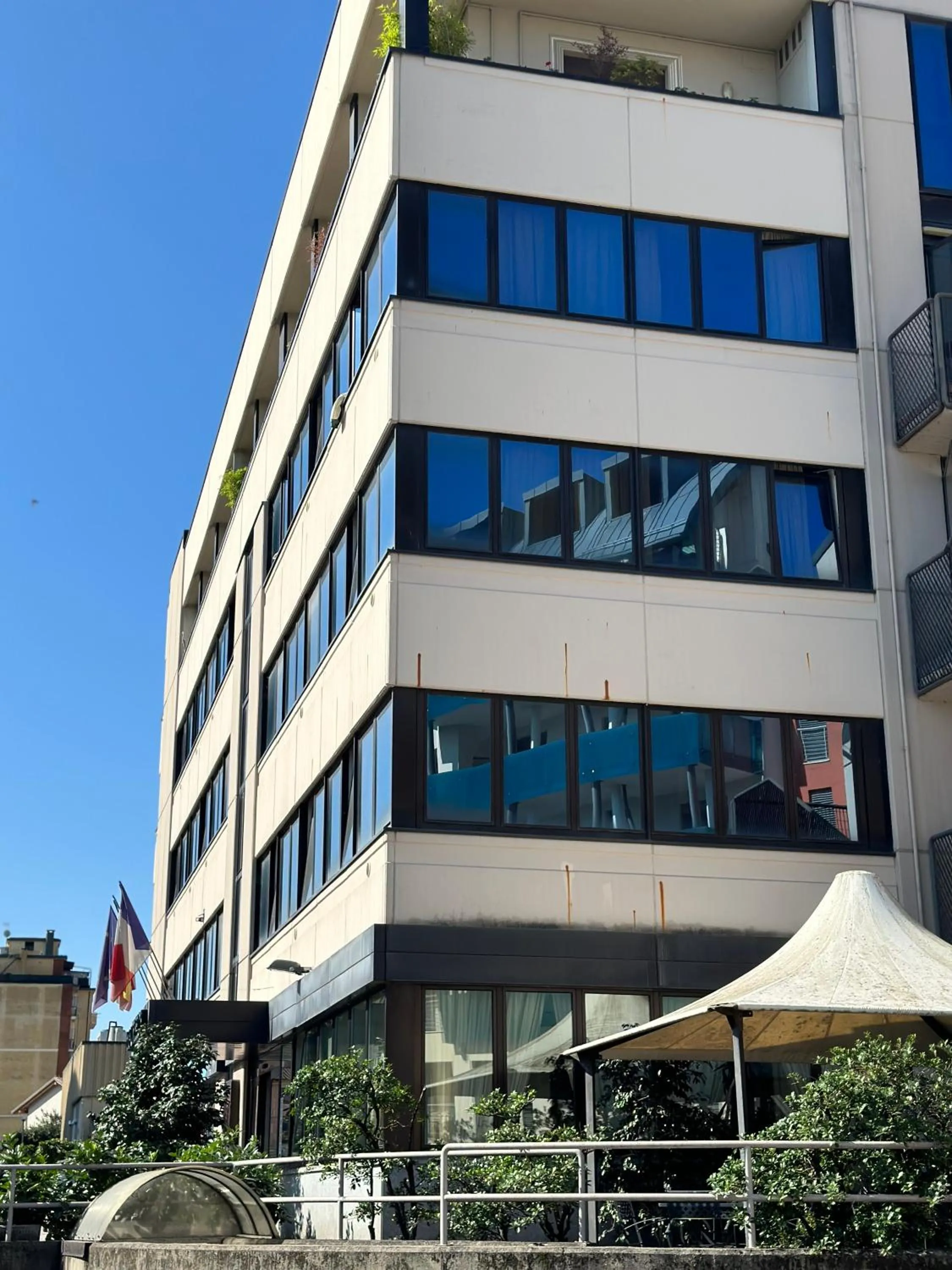 Property building in Hotel Griselda