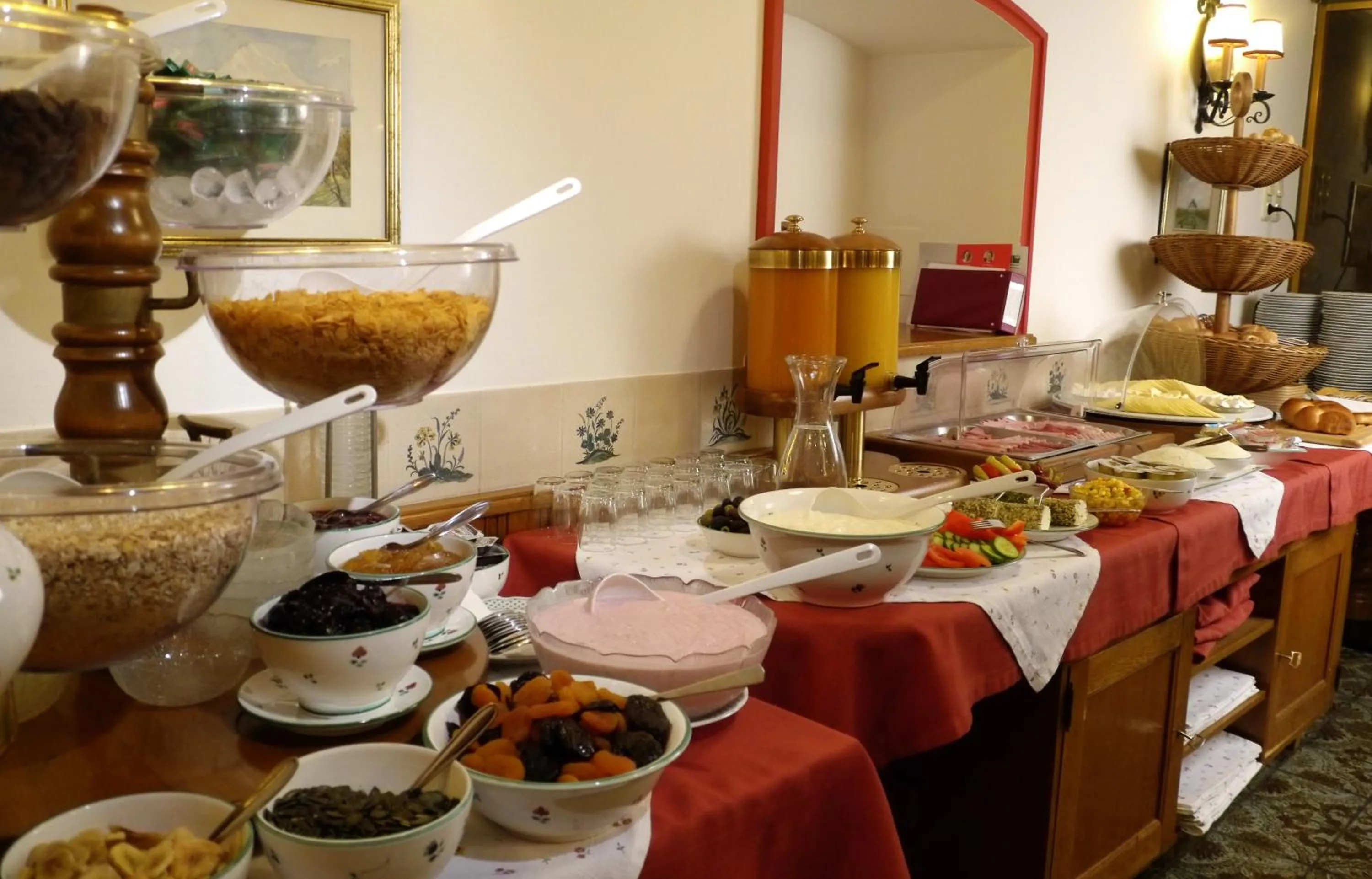 Buffet breakfast in Hotel Hohenstauffen