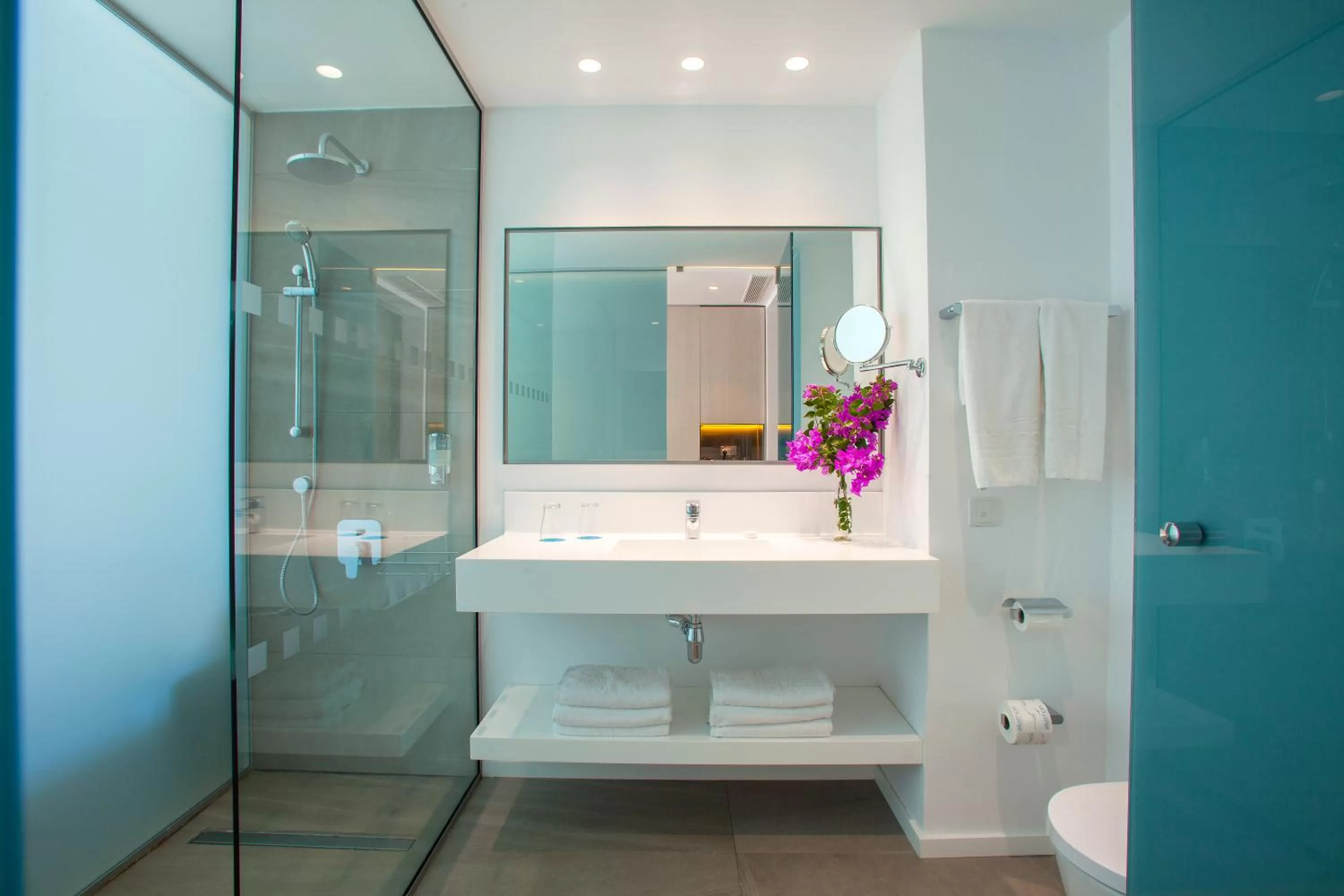 Shower in Aliathon Aegean