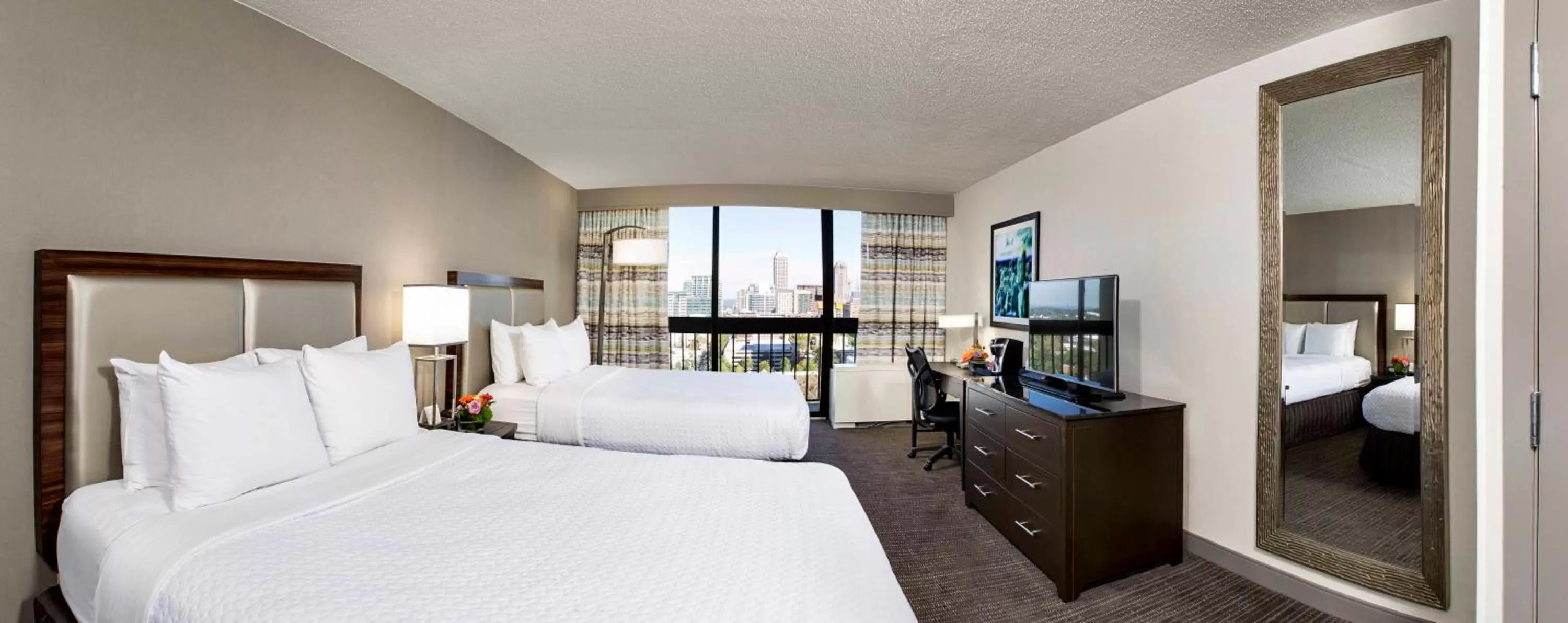 Photo of the whole room, Bed in Crowne Plaza Atlanta - Midtown by IHG