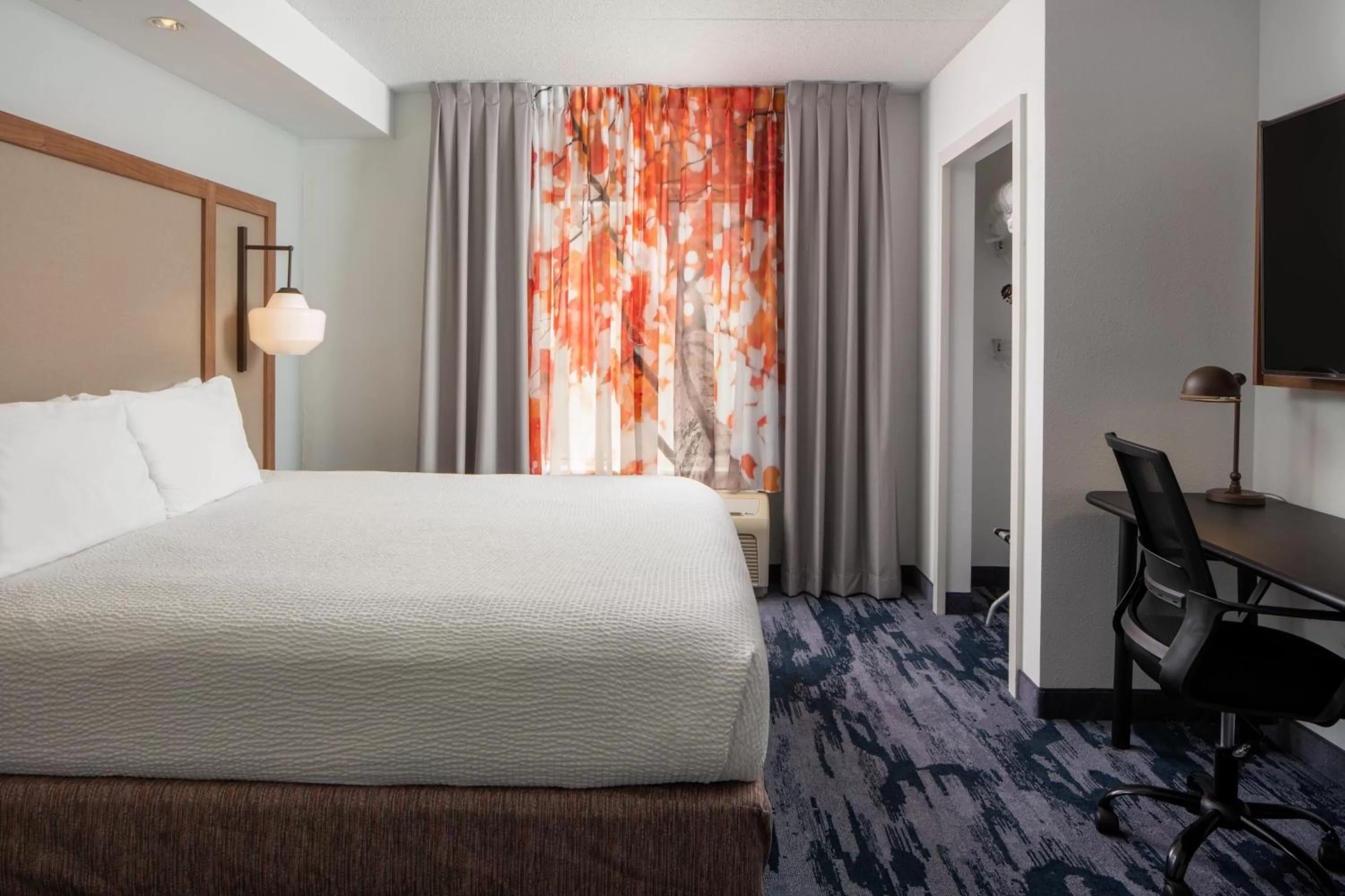 Photo of the whole room, Bed in Fairfield by Marriott Fort Walton Beach-Eglin AFB