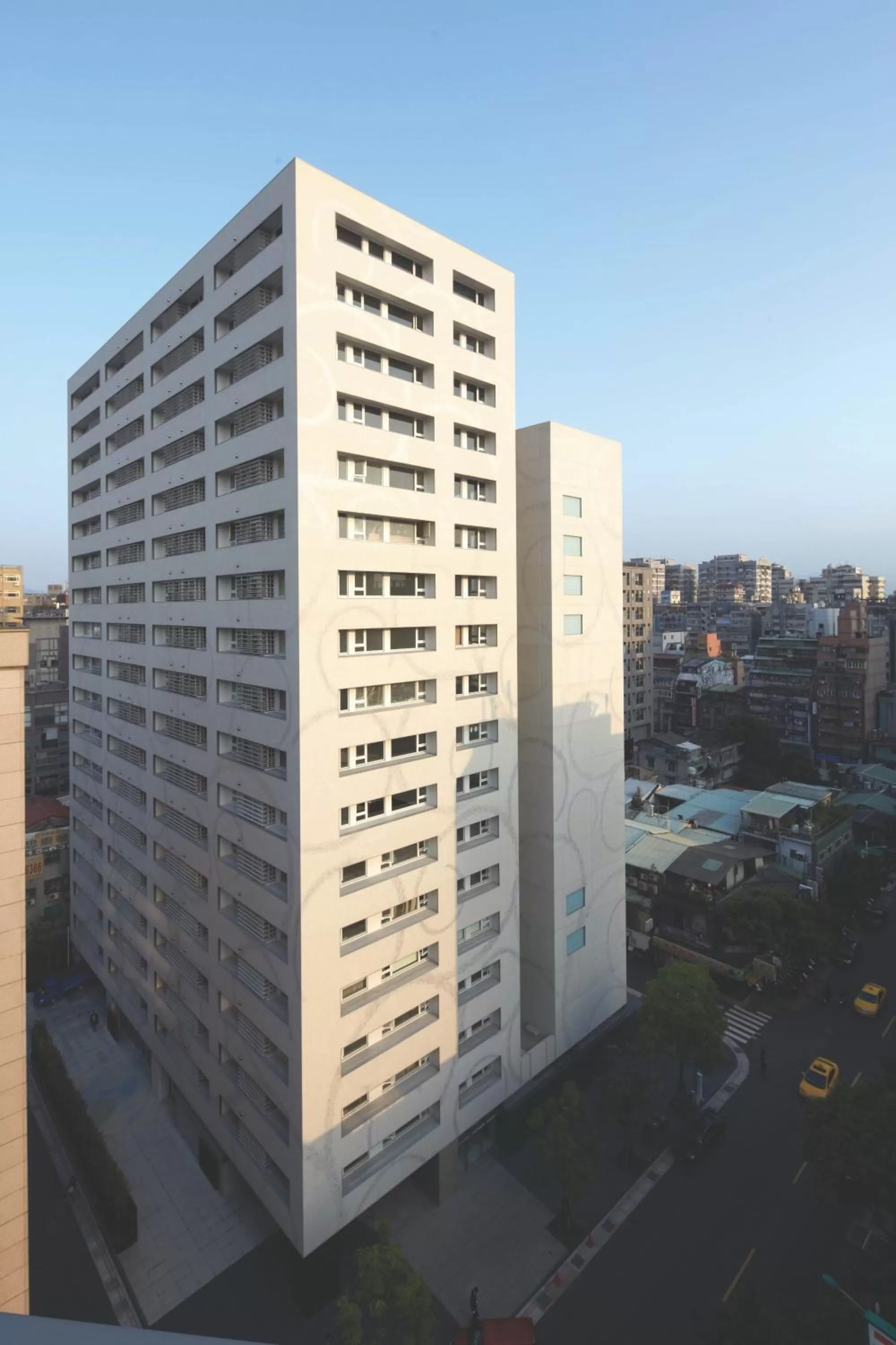 Facade/entrance in Gloria Residence