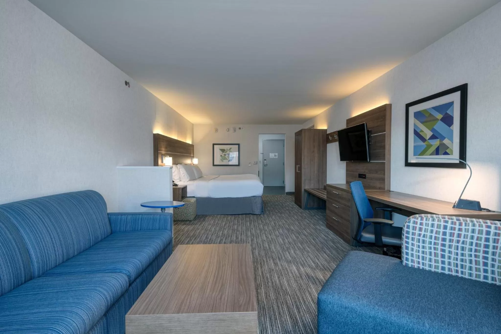 Photo of the whole room, Bed in Holiday Inn Express Radcliff Fort Knox by IHG