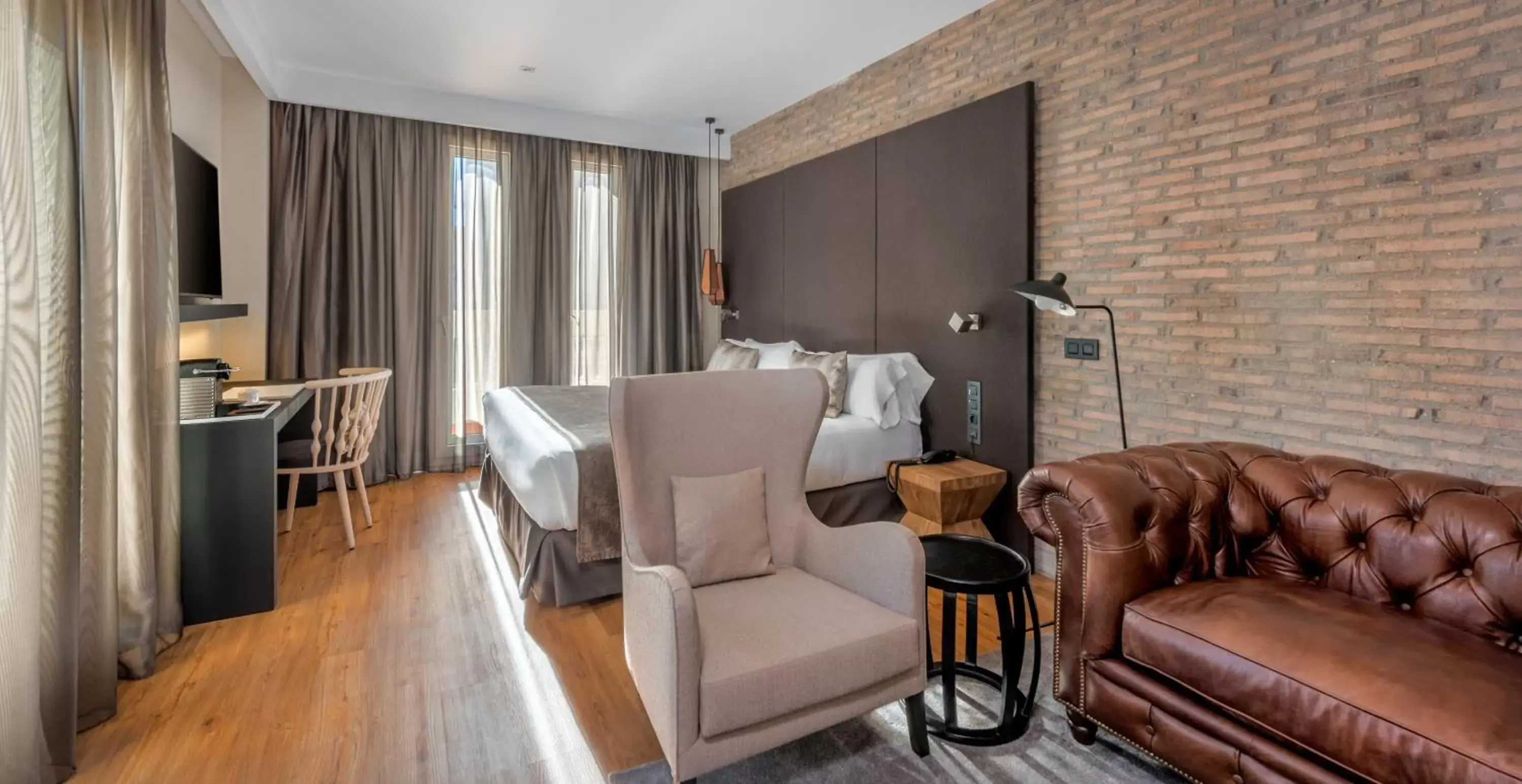 Suite Junior with Terrace and Jacuzzi in Catalonia Gran Vía Madrid Suite Junior with Terrace and Jacuzzi in Catalonia Gran Vía Madrid