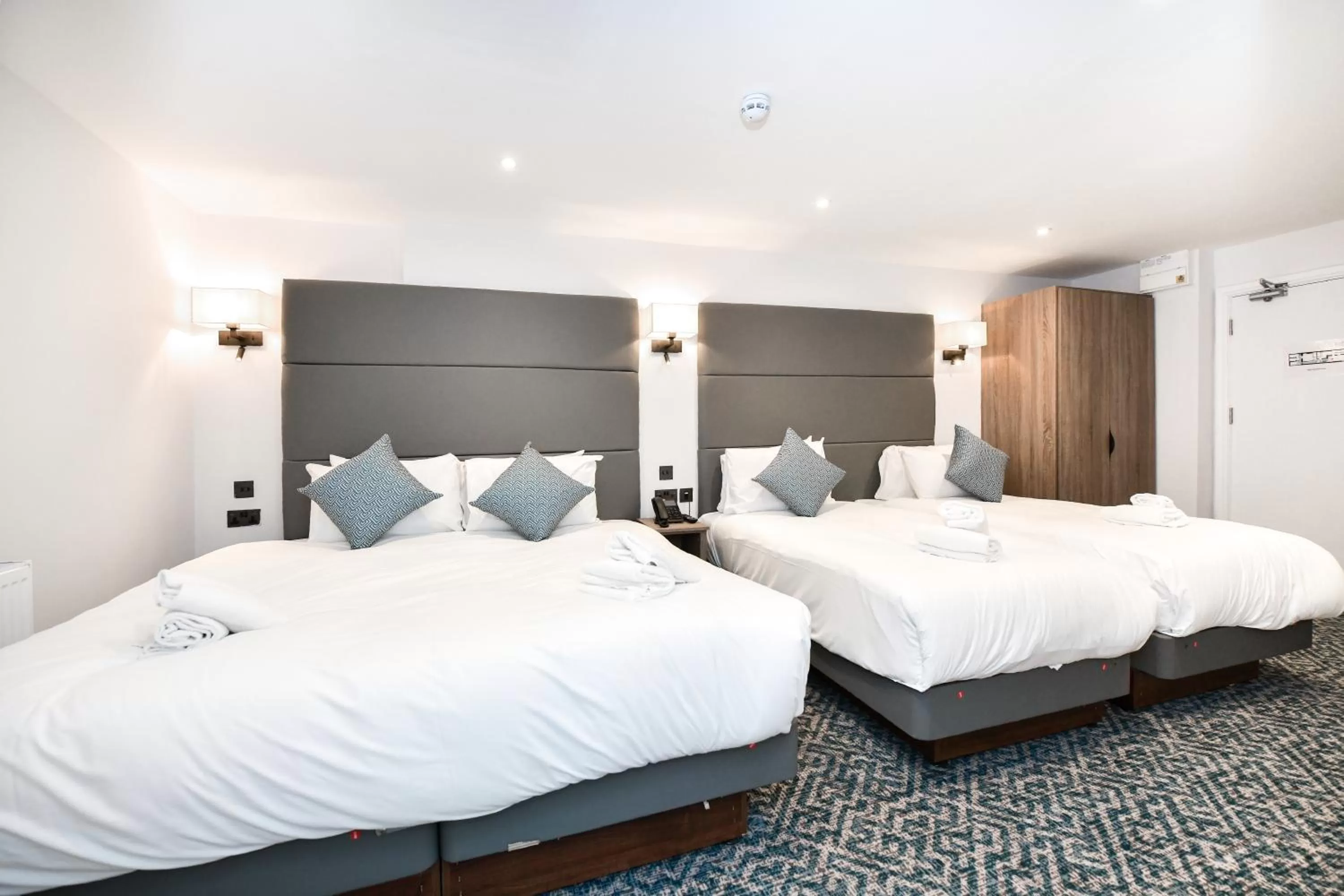 Bedroom, Bed in The J Hyde Park - A Park Avenue Hotel