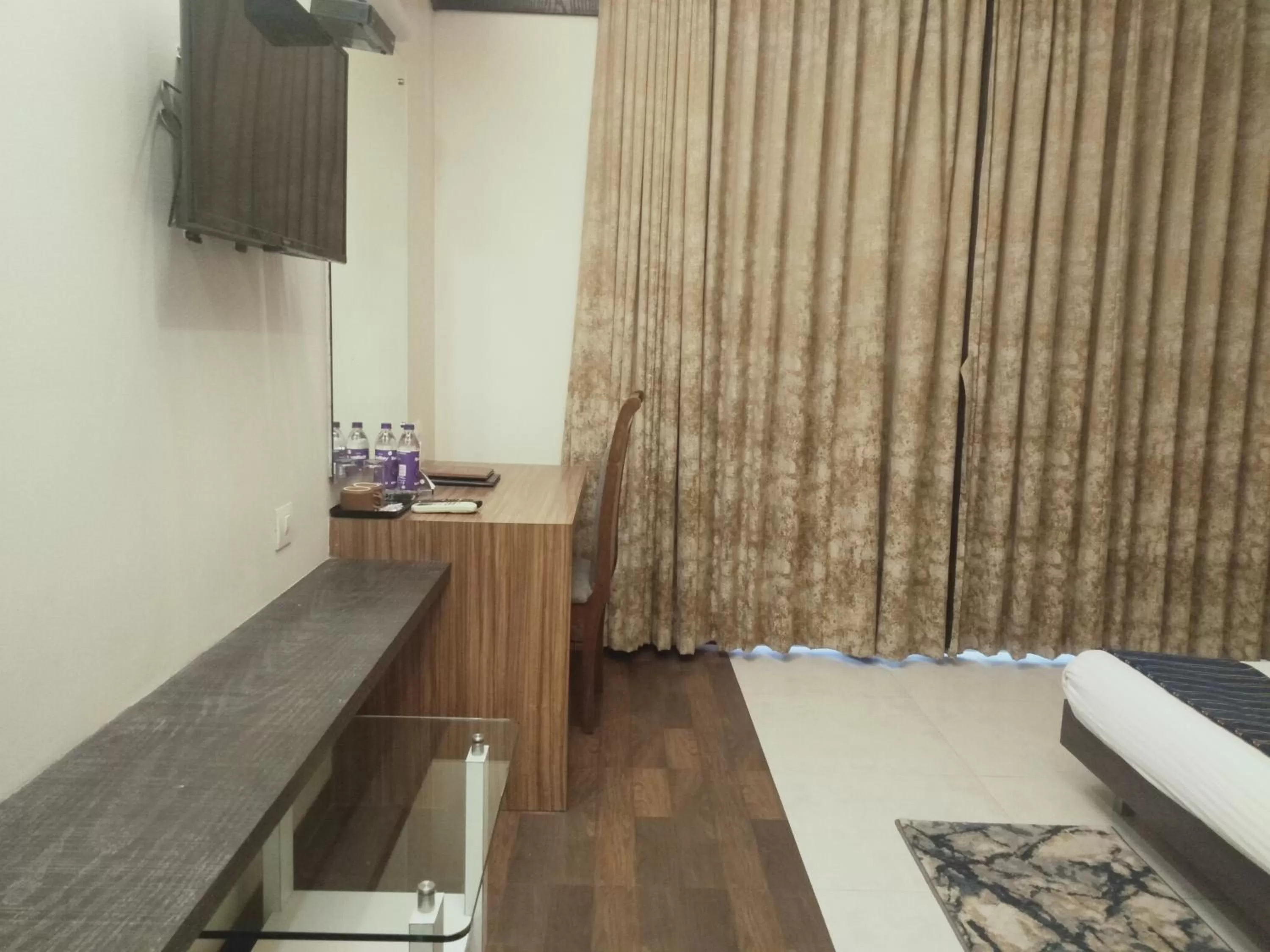 TV and multimedia, Bed in Hotel Udayanraje Palace