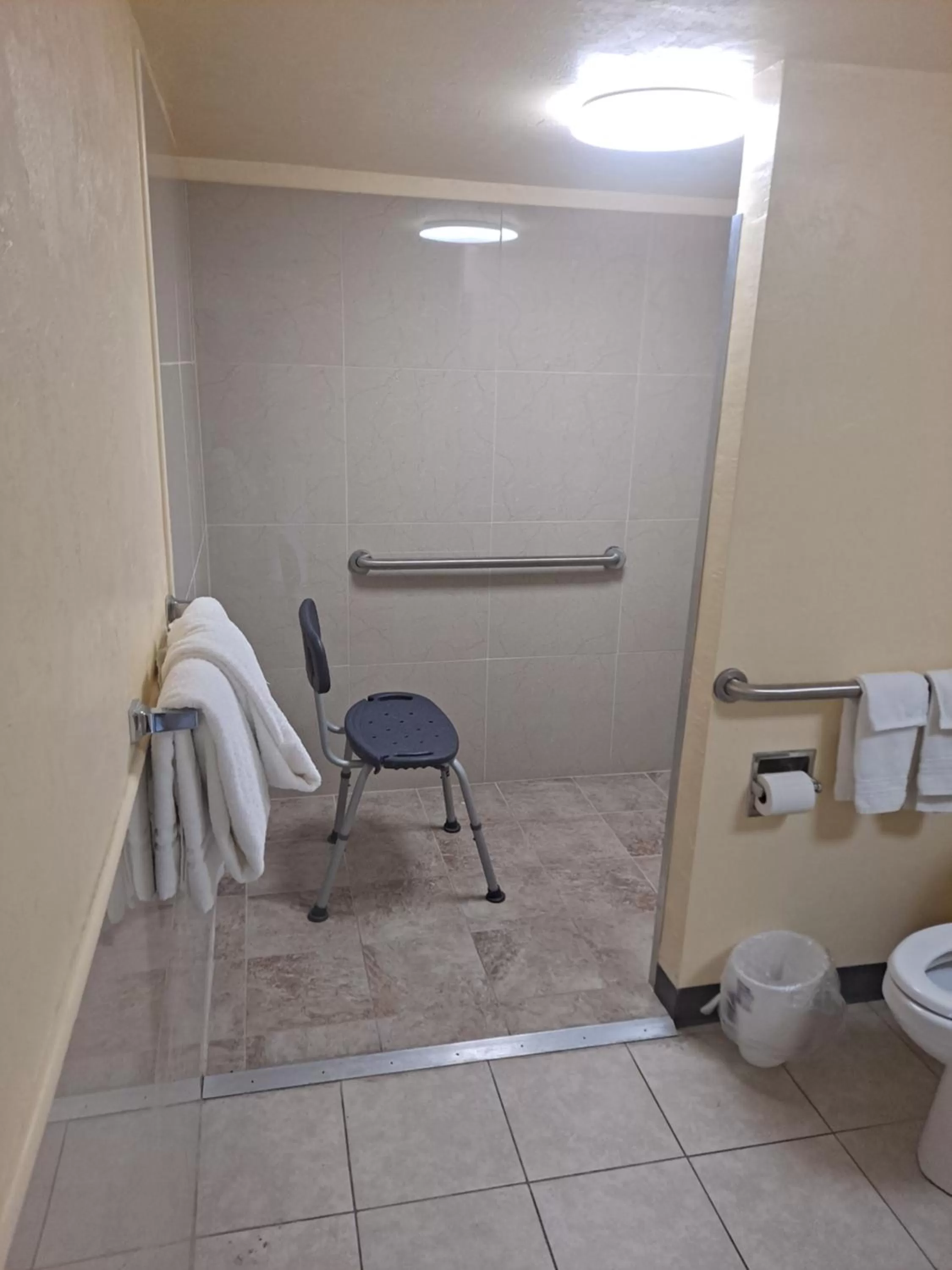 Bathroom in University Inn