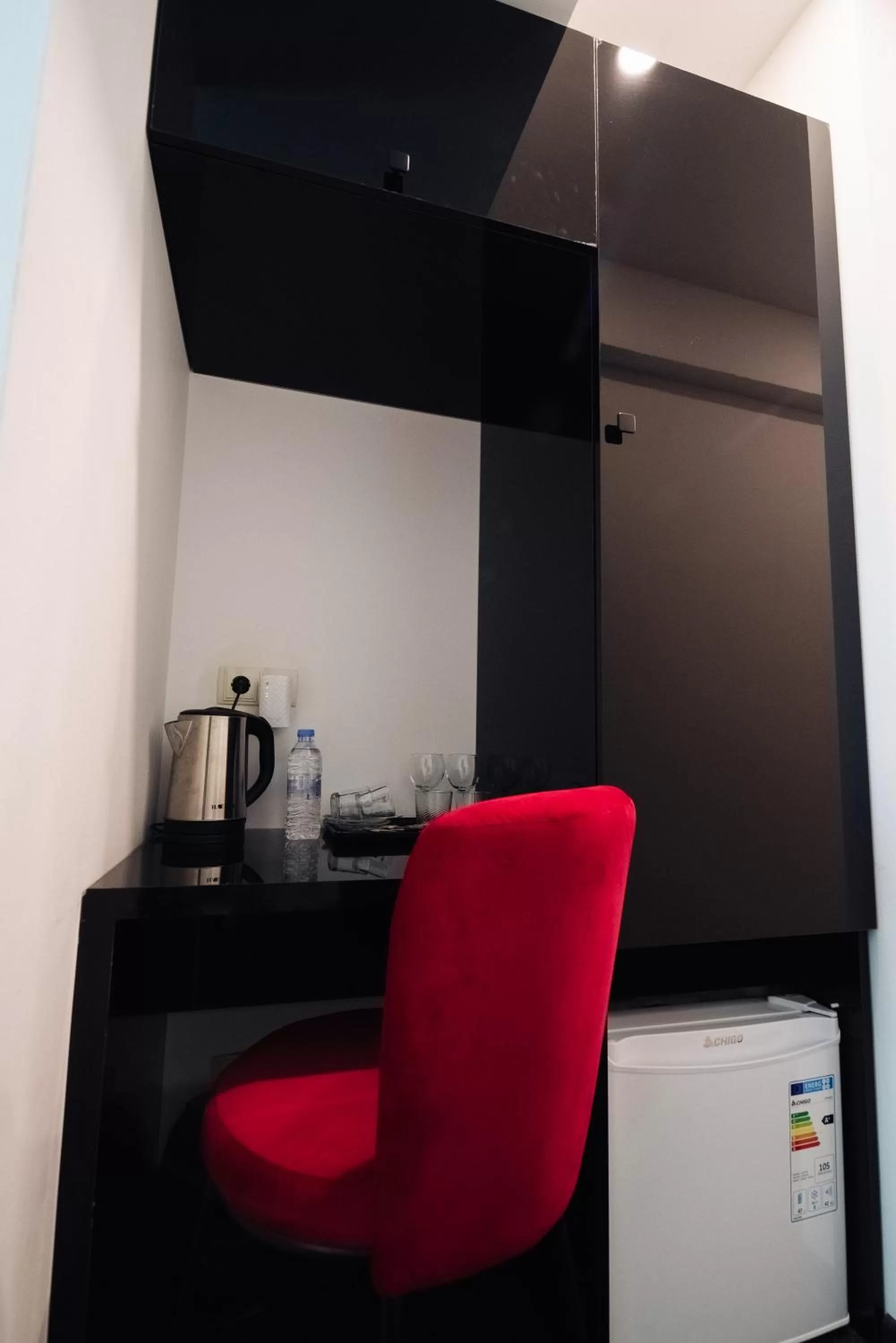 Coffee/tea facilities in Royal Plaza Hotel