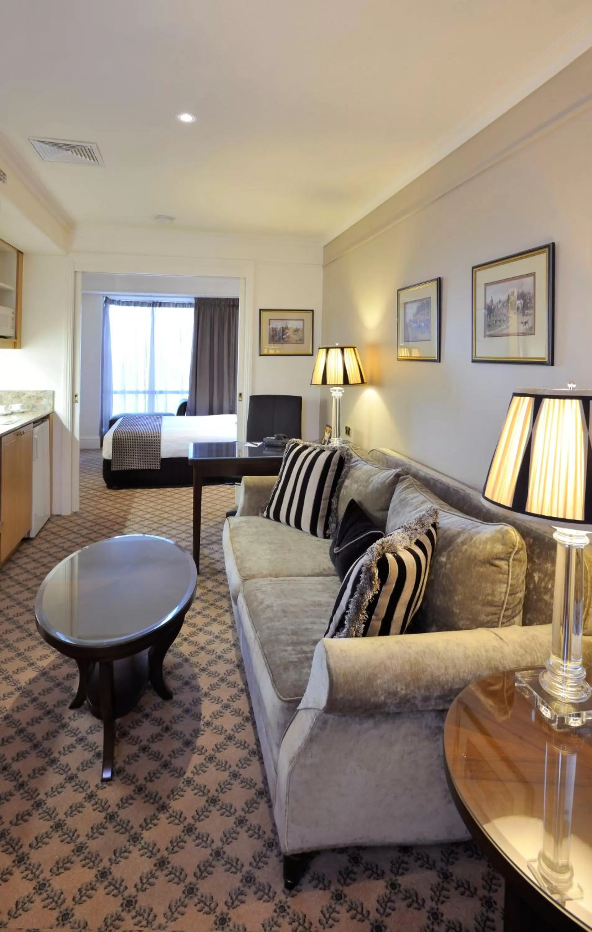 Living room in Stamford Plaza Melbourne