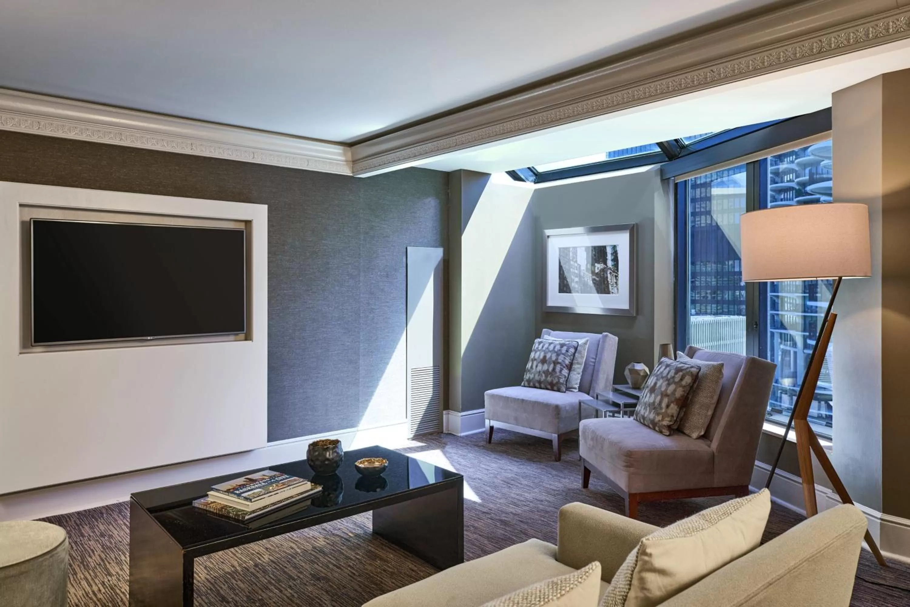 Lounge or bar in The Westin Chicago River North